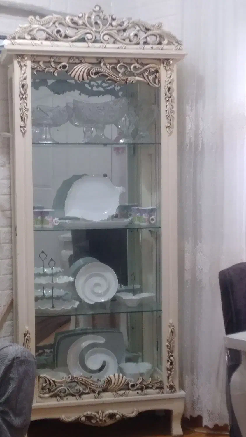 بوفه کاملا سالم|بوفه، ویترین، کنسول|بندر انزلی, معلم|دیوار