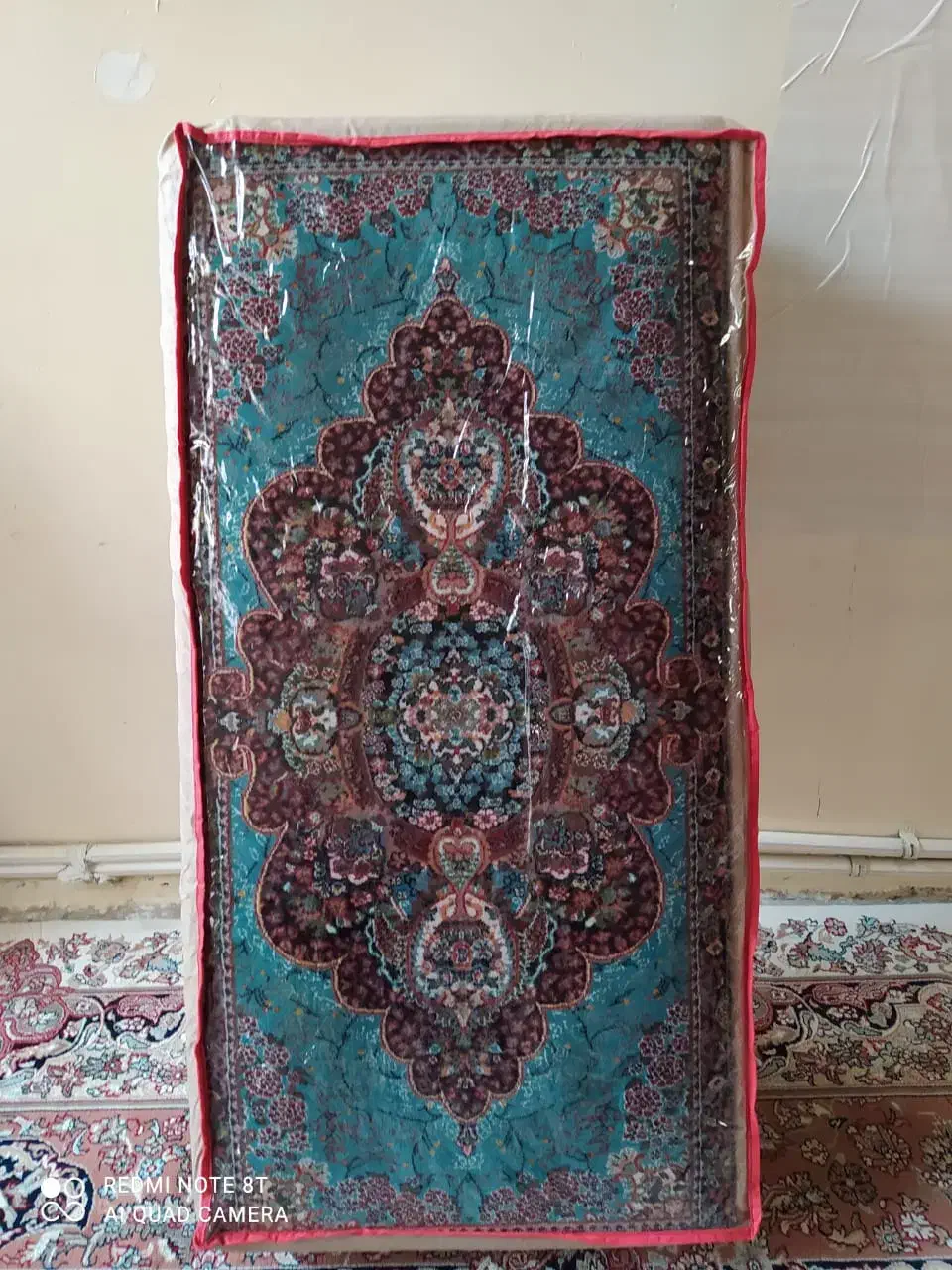 پشتی هفتصد شانه|پشتی|خاوران, |دیوار