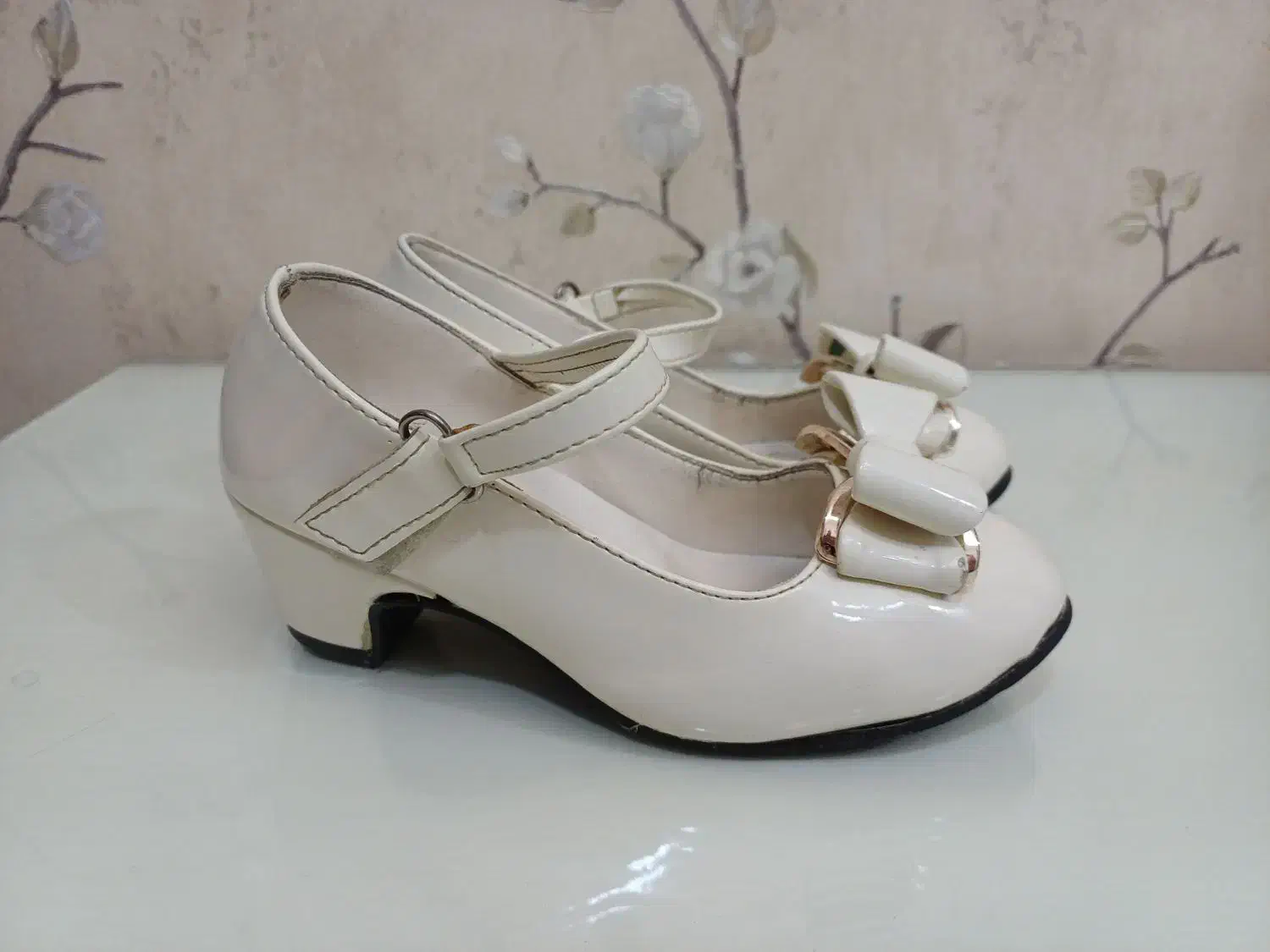 ۴جفت کفش دخترونه درحدنو|کفش و لباس بچه|شوشتر, |دیوار