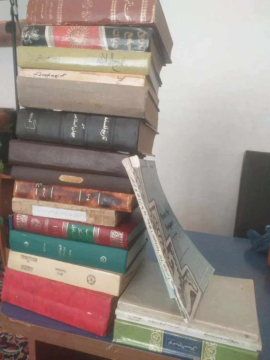 کتاب های قدیمی و تاریخی|کتاب و مجله تاریخی|گلبهار, شهر جدید گلبهار|دیوار