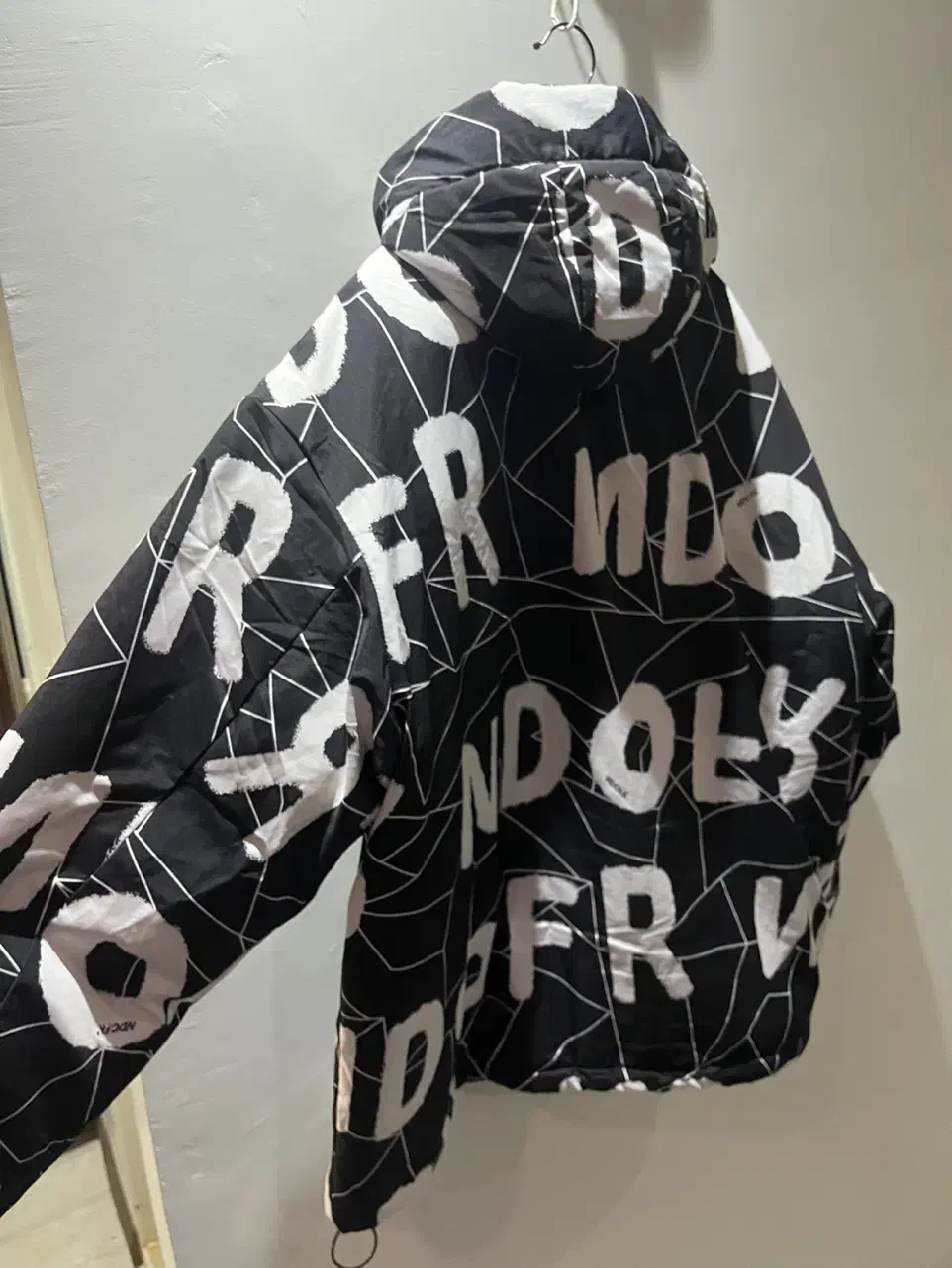 کاپشن مردانه|لباس|تهران, آبشار تهران (دریاچه)|دیوار