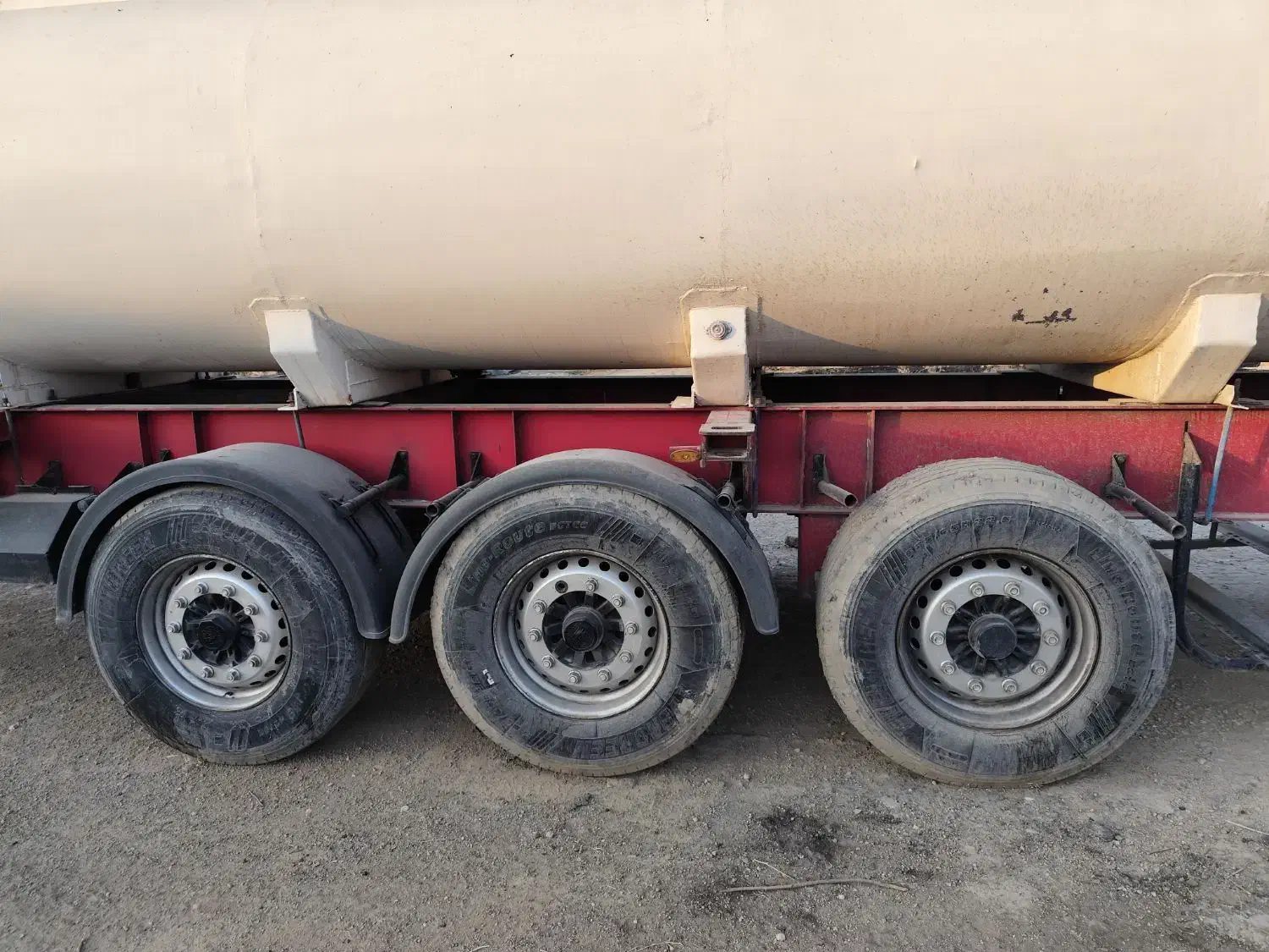 تیغه ماموت کانتینر|خودرو سنگین|گیلان غرب, |دیوار