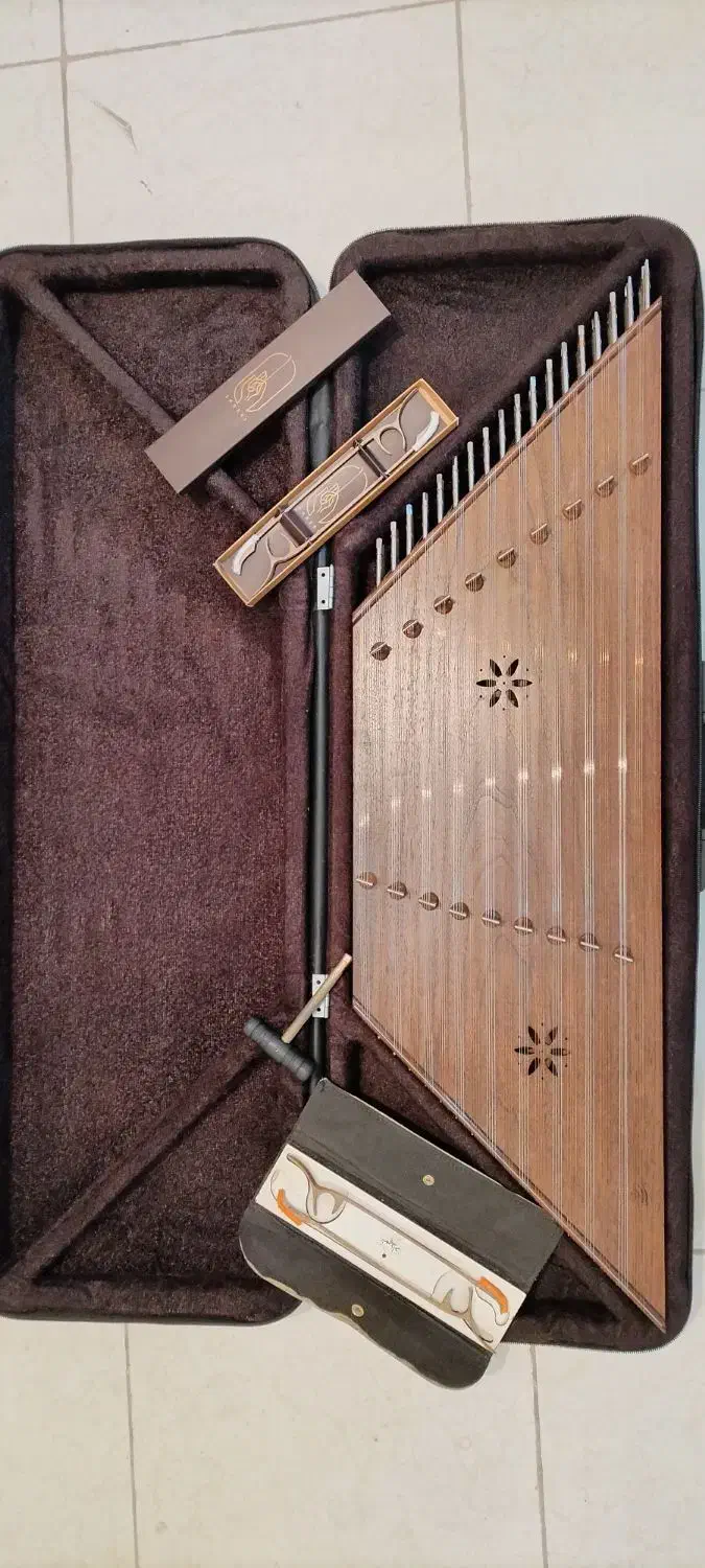 سنتور دستان ممتاز همراه با گارد و میز سنتور|سازهای سنتی|کرمان, |دیوار