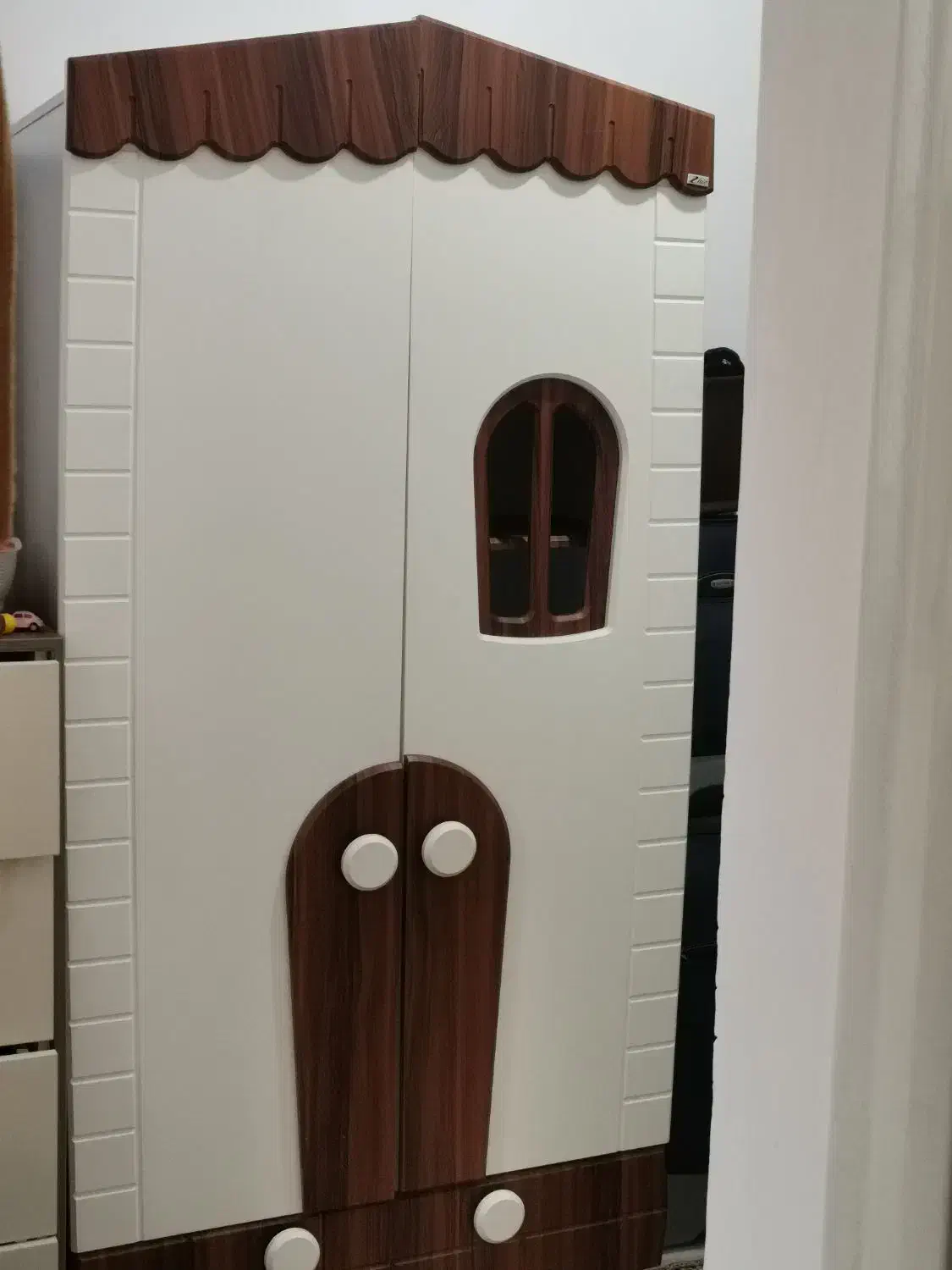 کمد|جاکفشی، کمد، دراور|رشت, کوی طالقانی|دیوار