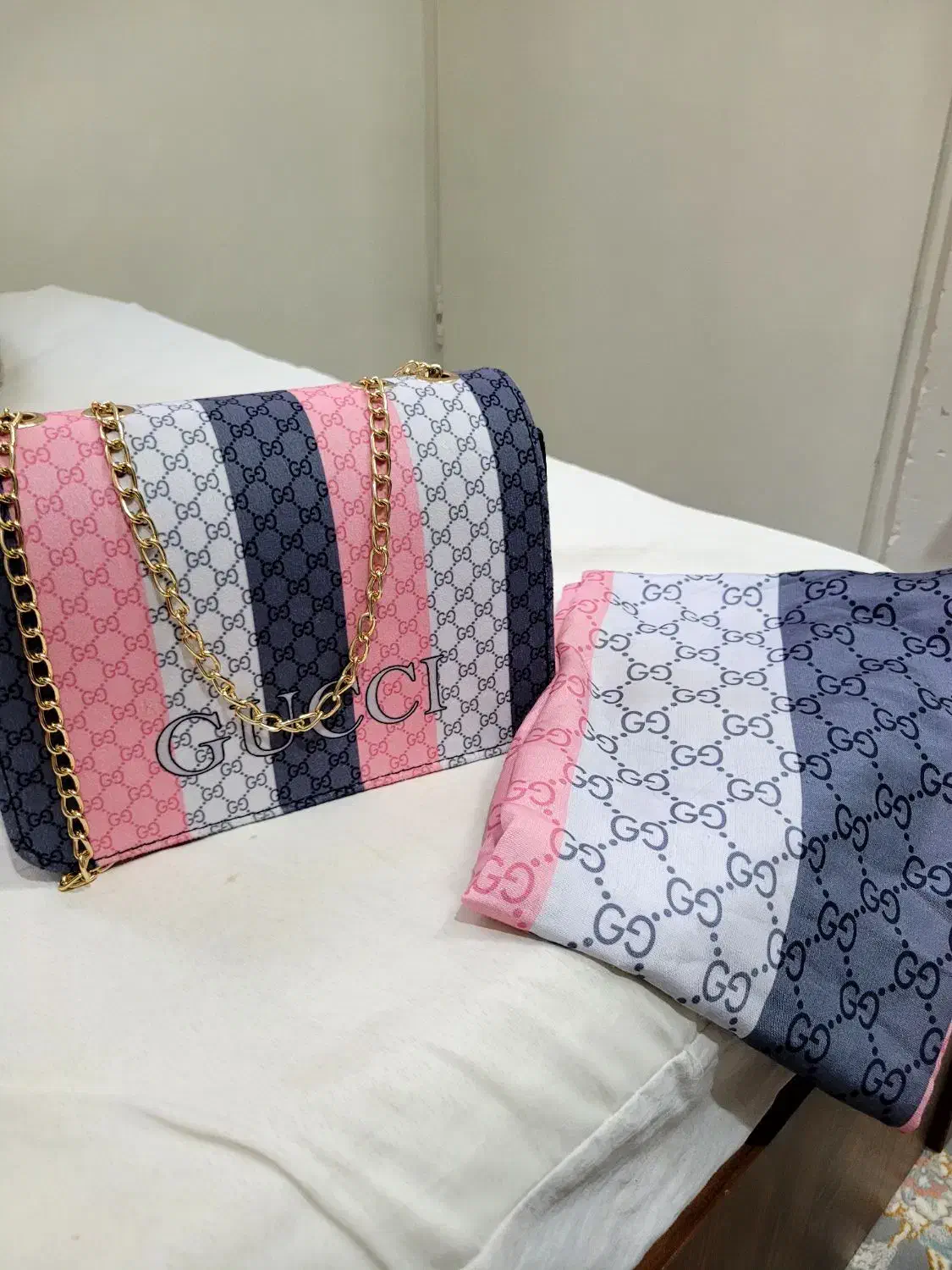 شال و کیف ست طرح گوچی(کاملا سالم سالم)|کیف، کفش، کمربند|کرج, حاجی آباد|دیوار