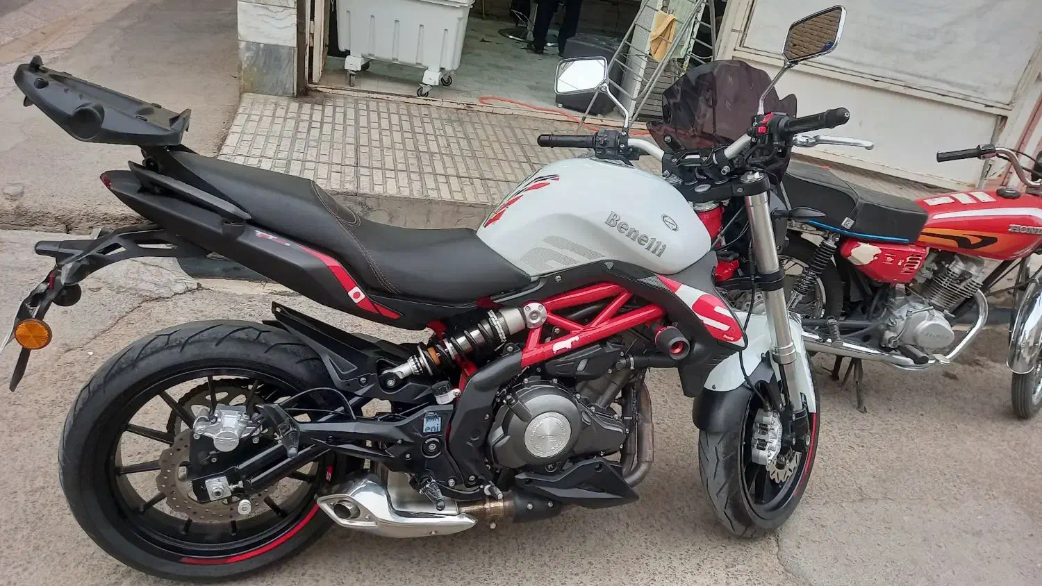 فروش بنلی جفت سیلندر ۳۰۰|موتورسیکلت|قم, نیروگاه|دیوار