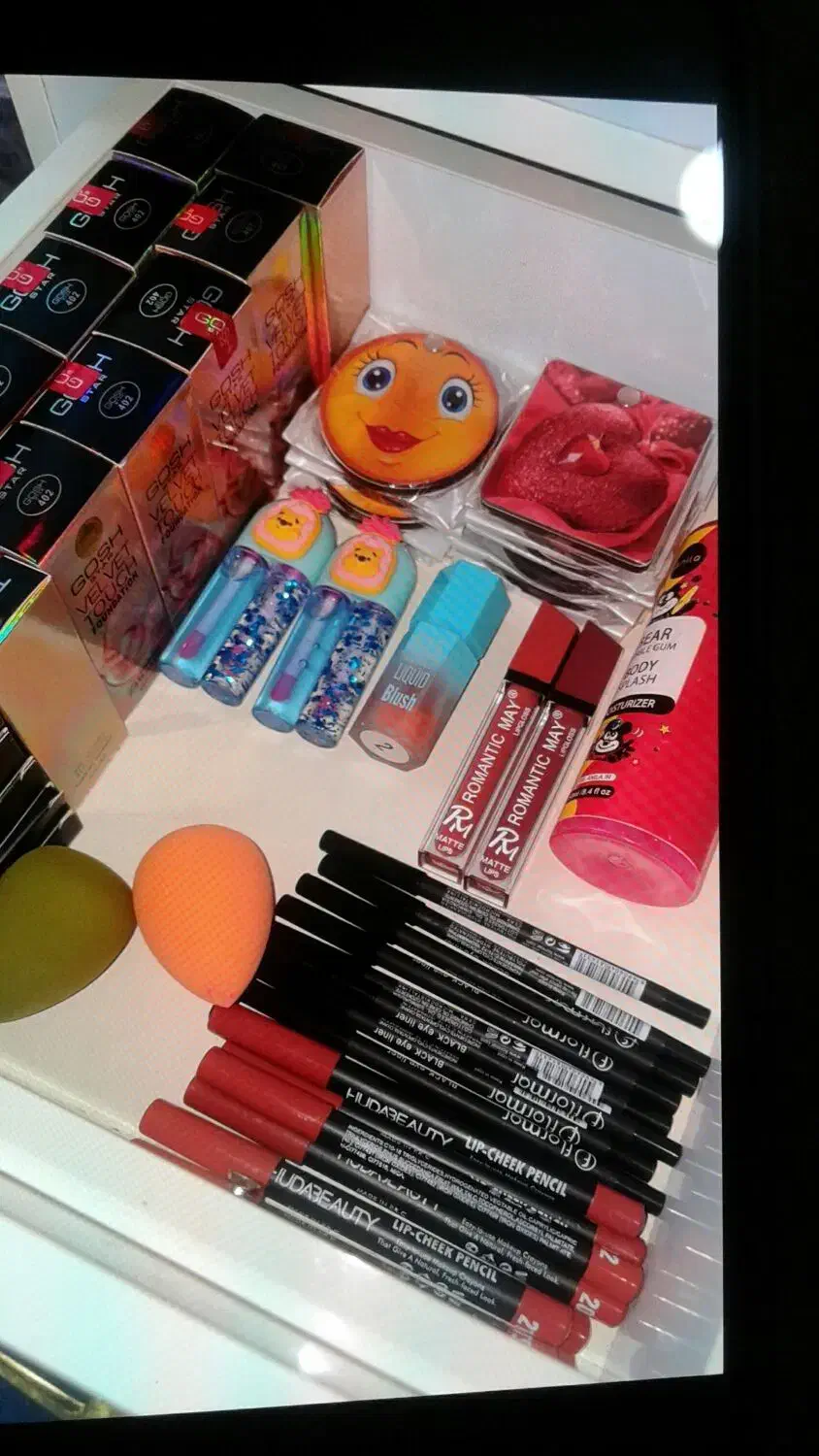 لوازم آرایش باقیمت مناسب به مناسبت روز زن|آرایشی، بهداشتی، درمانی|کردکوی, |دیوار