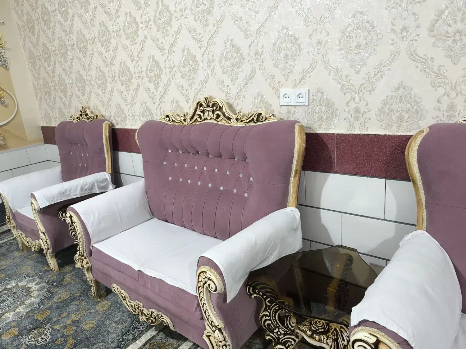 یک دست مبل۷نفره+سه تا میز عسلی|مبلمان خانگی و میز عسلی|اقبالیه, |دیوار