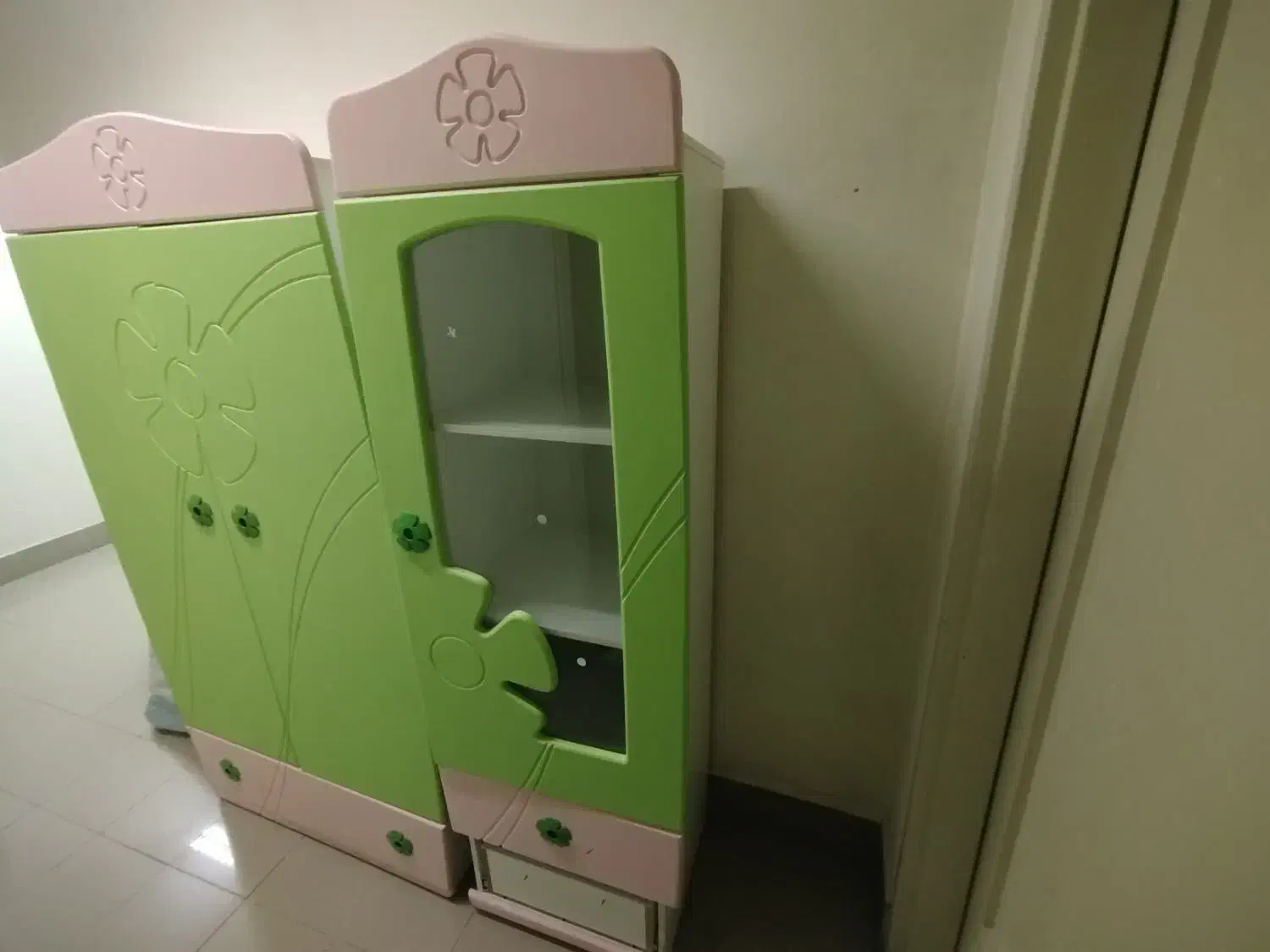 کمد لباس و میز آرایشی قیمت توافقی|جاکفشی، کمد، دراور|تهران, دروس|دیوار