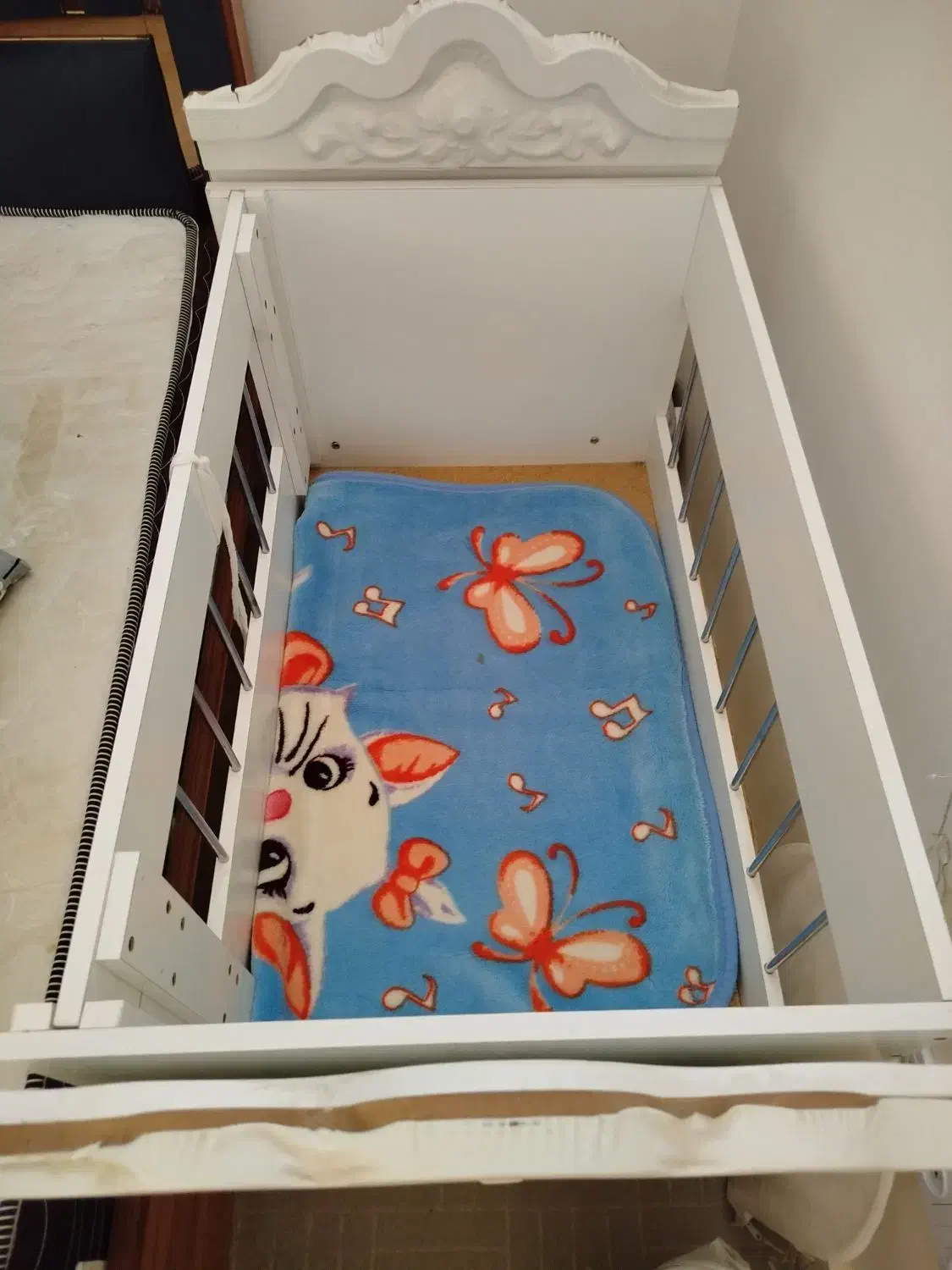 گهواره و تخت گهواره ای نوزاد|تخت و صندلی بچه|گناباد, |دیوار