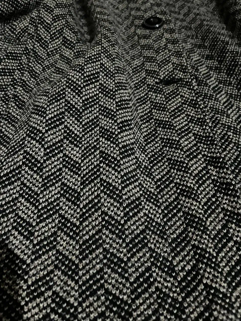 کت بافت (پلیور)|لباس|ری, جوانمرد قصاب|دیوار