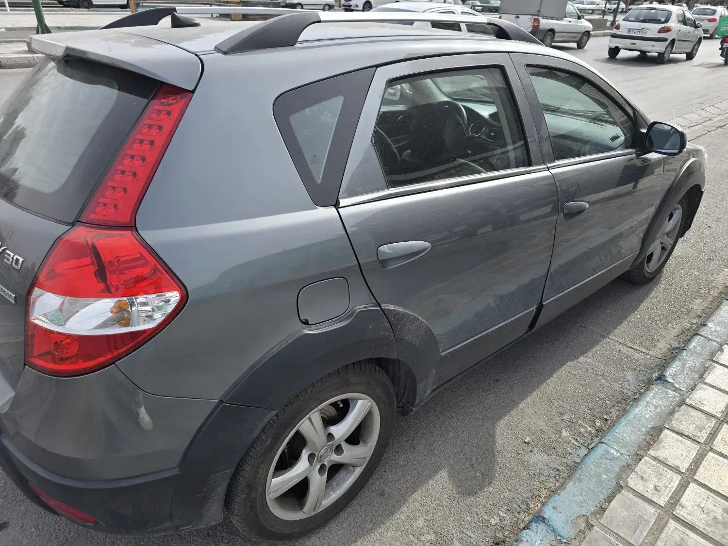 اچ 30 کراس آخر 97|خودرو سواری و وانت|اصفهان, برازنده|دیوار