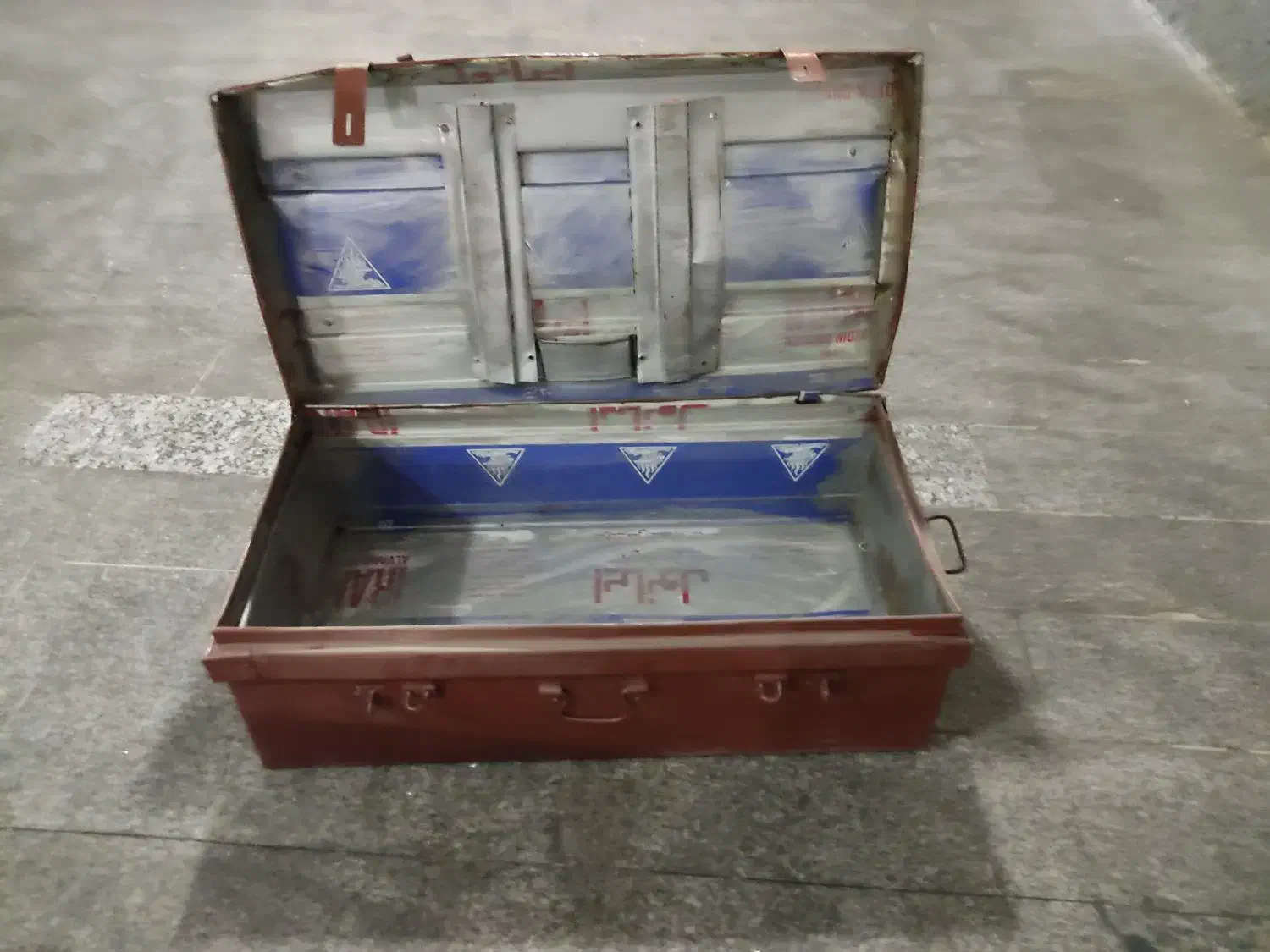 چمدان آهنی قدیمی۲ عدد یک میلیون و دویست هزار تومان|کلکسیون اشیاء عتیقه|قم, پردیسان|دیوار