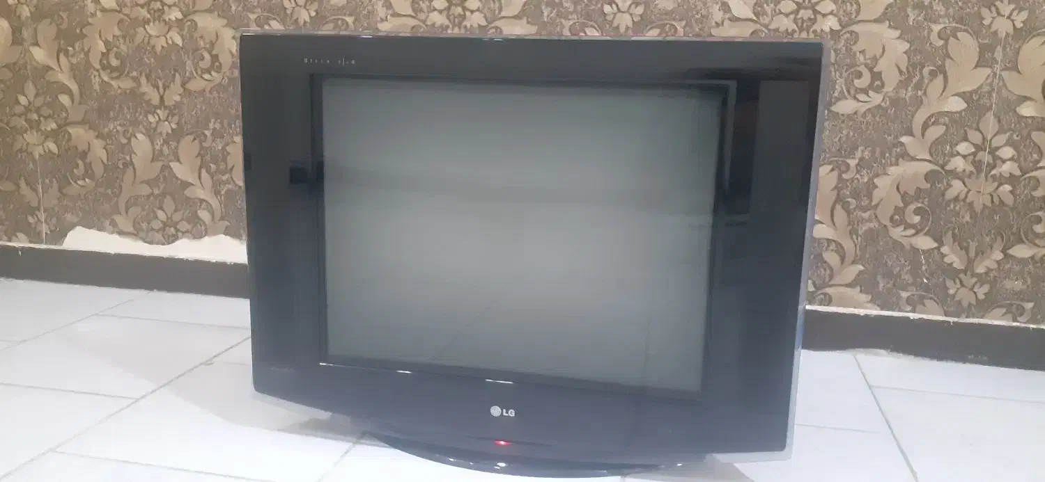 تلویزیون ال جی 21 اینچ طرح لبخند|تلویزیون و پروژکتور|اندیشه, اندیشه فاز ۱|دیوار