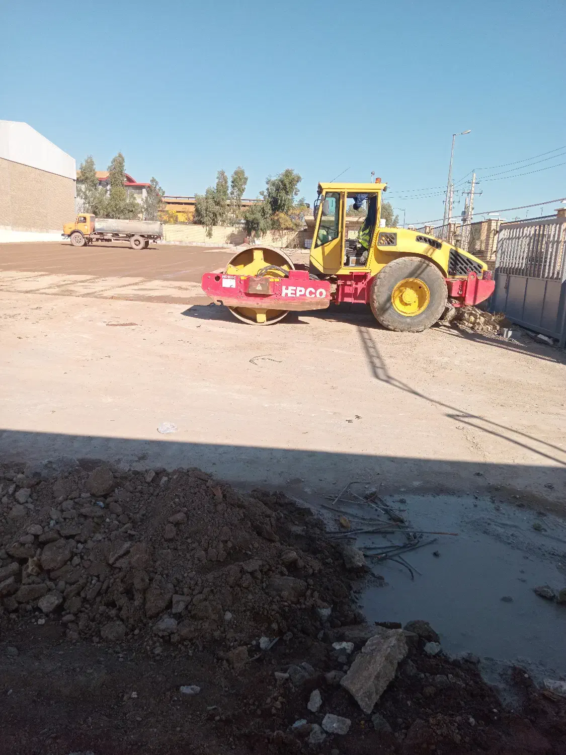 پیمانکاری وبتون ریزی با ماله پروانه|خدمات پیشه و مهارت|تهران, شهرک استقلال|دیوار