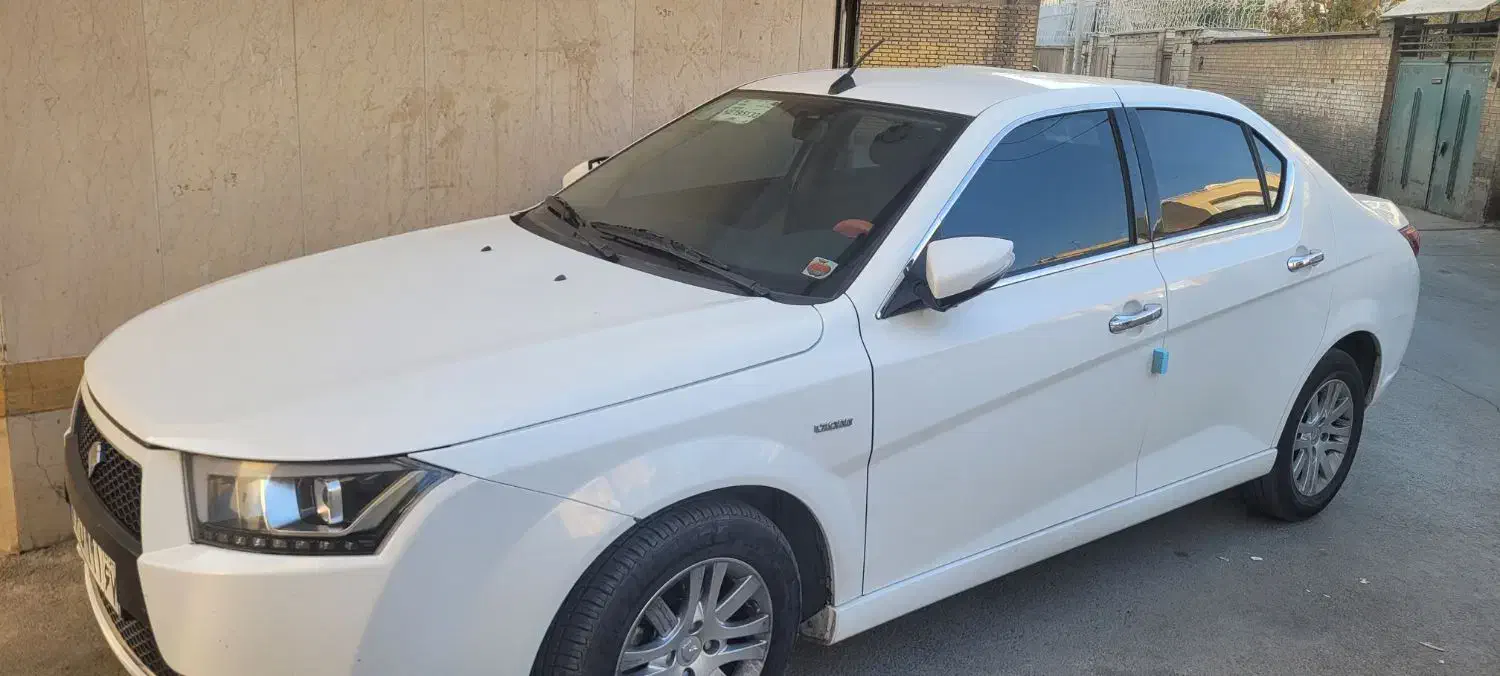 دنا پلاس|خودرو سواری و وانت|اصفهان, باغ گلها|دیوار