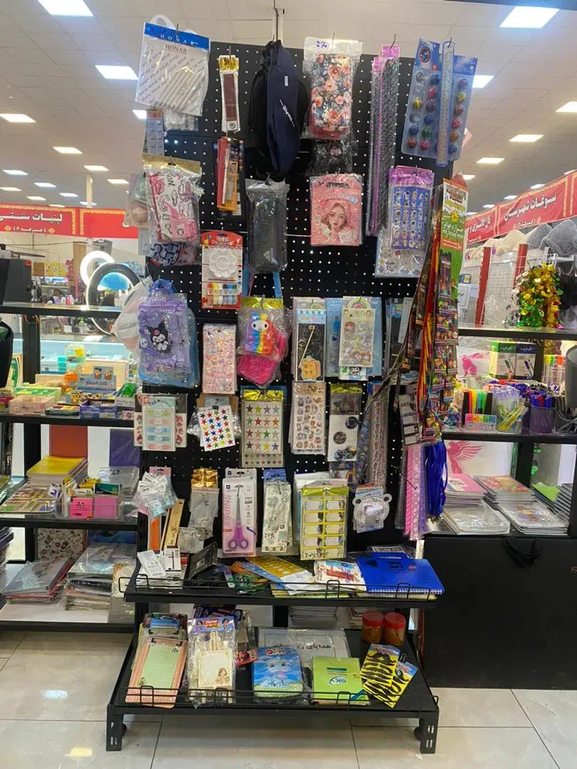 ۳ عدد ویترین و 3عددقفسه ۵ طبقه|فروشگاه و مغازه|پردیس, فاز ۳|دیوار