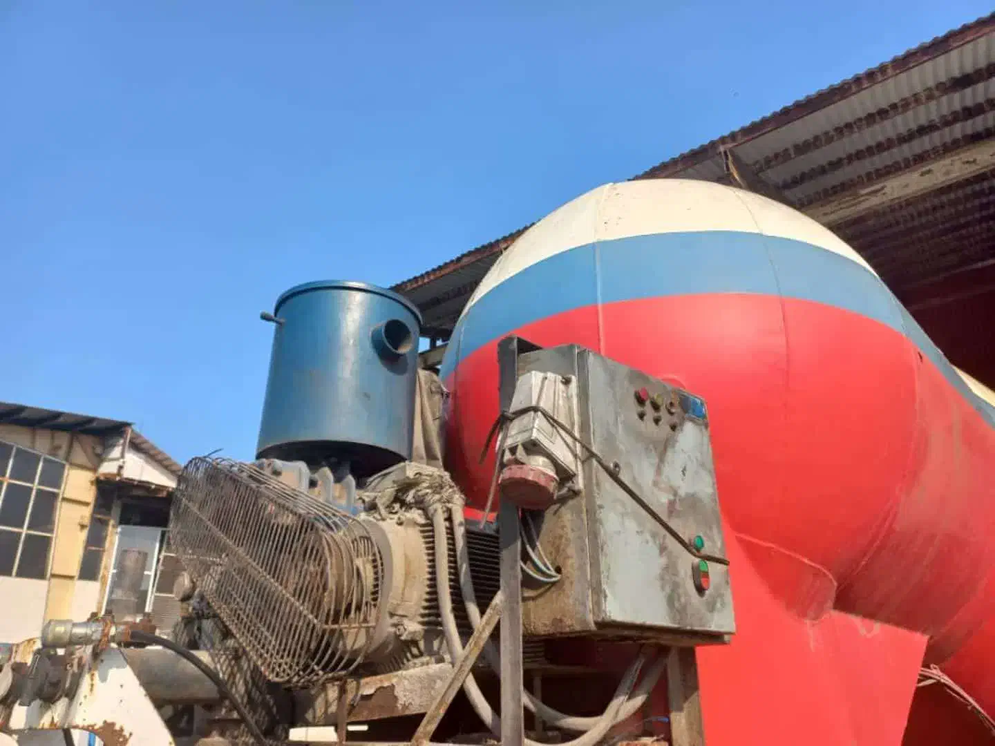 بونکر آرد-بنکر|خودرو سنگین|لاهیجان, بازکیاگوراب|دیوار