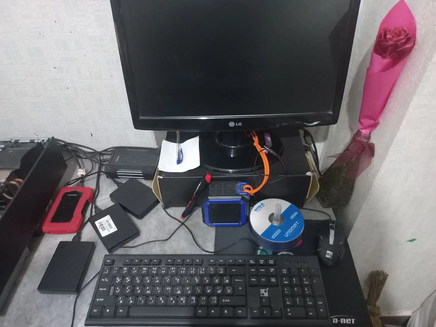 کیس i7 به همراه مانیتور صفحه کلید و موس|رایانه رومیزی|اندیشه, اندیشه فاز ۱|دیوار