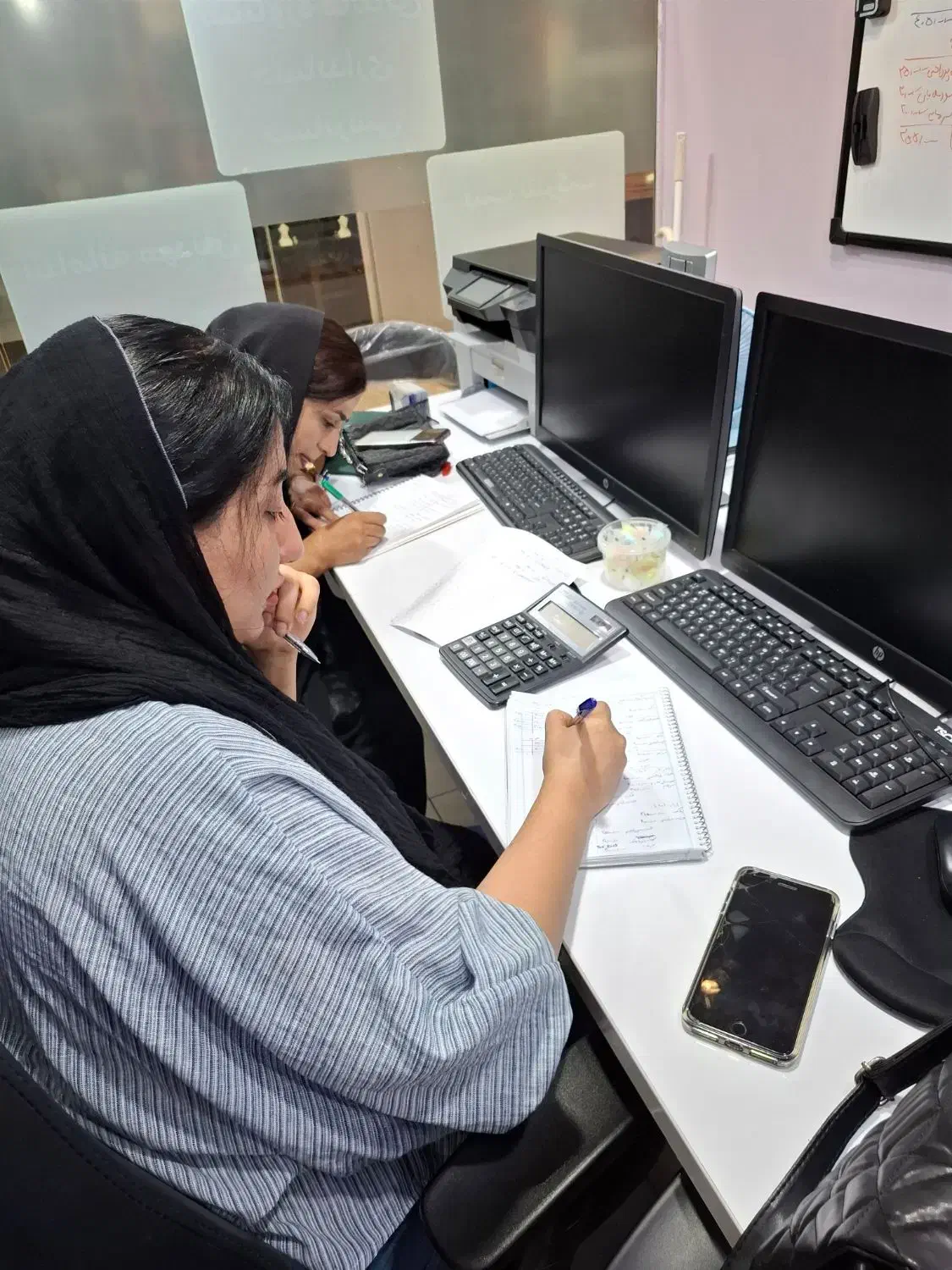 آموزش حسابداری و هوش مصنوعی درحسابداری و استخدام|استخدام مالی، حسابداری، حقوقی|بندرعباس, |دیوار