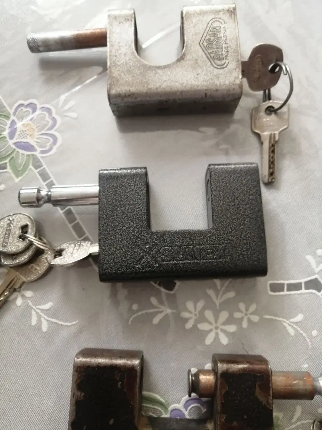 قفل کتابی|ابزارآلات|سبزوار, قاضی زاد|دیوار