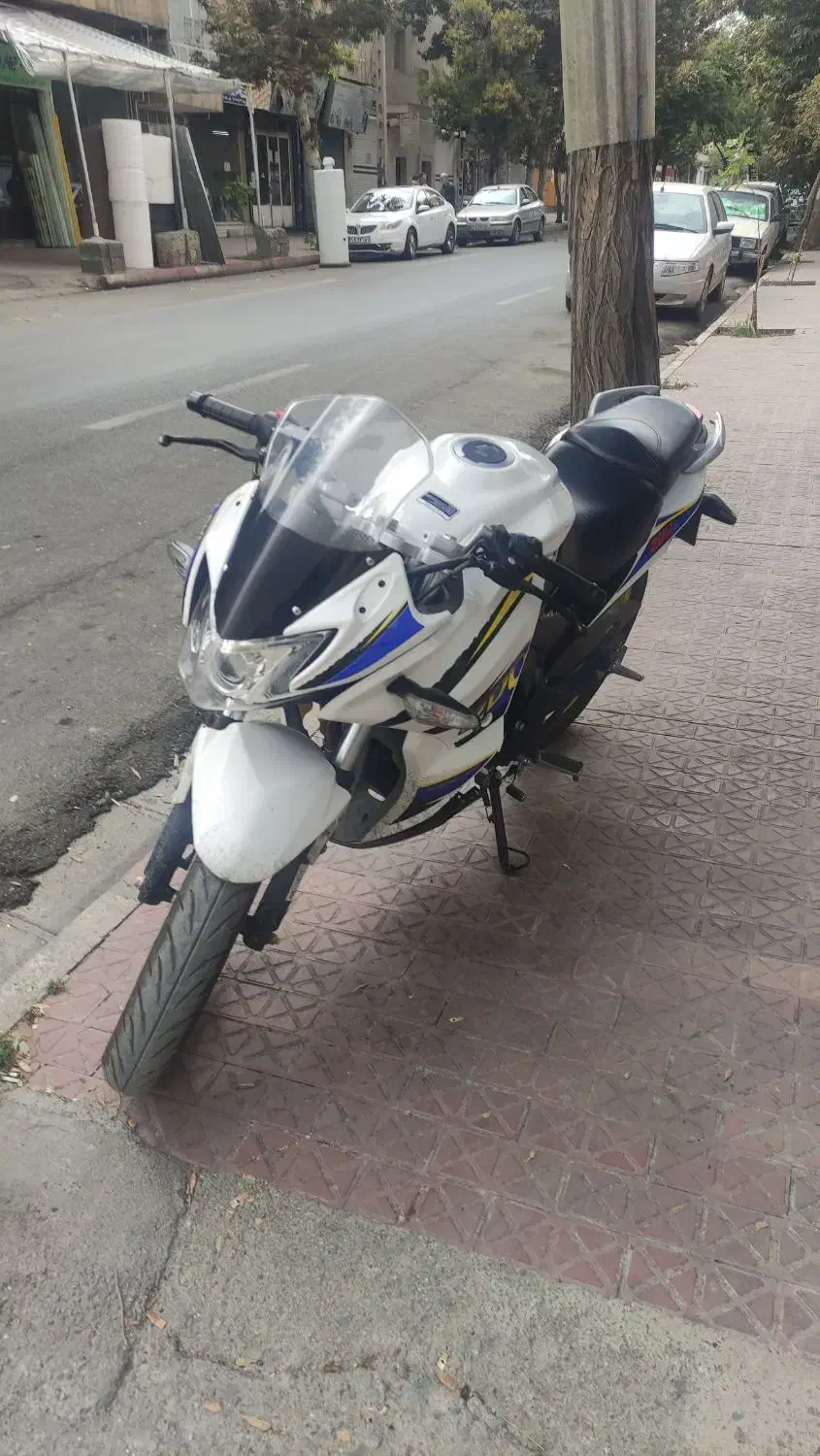 مگلی۲۰۰|موتورسیکلت|سنندج, |دیوار