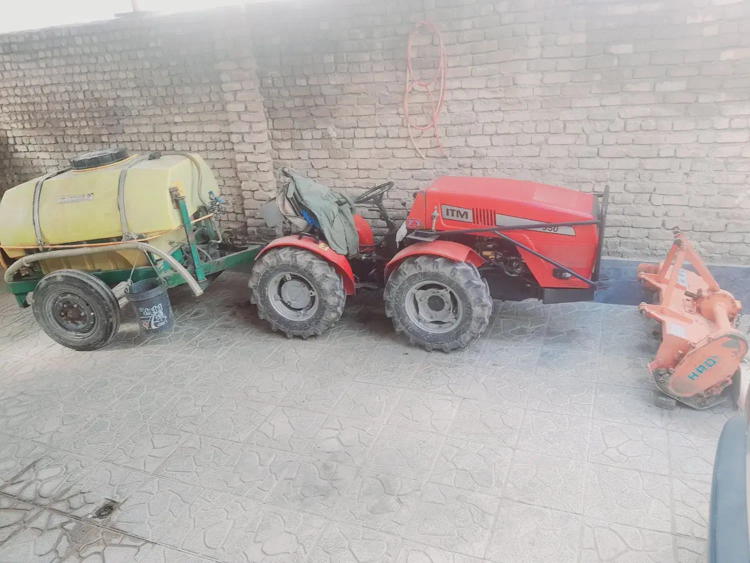 کارباتراکتورباغی رگراتور|خدمات باغبانی و درختکاری|نهاوند, |دیوار