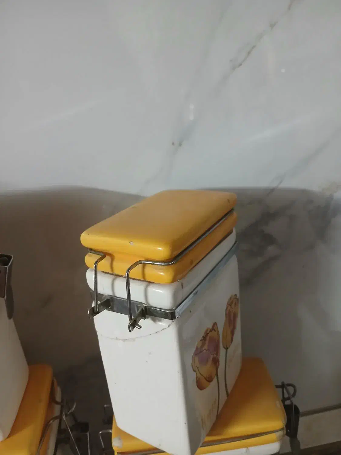 پاسماوری گلدار|ظروف نگهدارنده، پلاستیکی، یکبارمصرف|نیشابور, هفده شهریور|دیوار