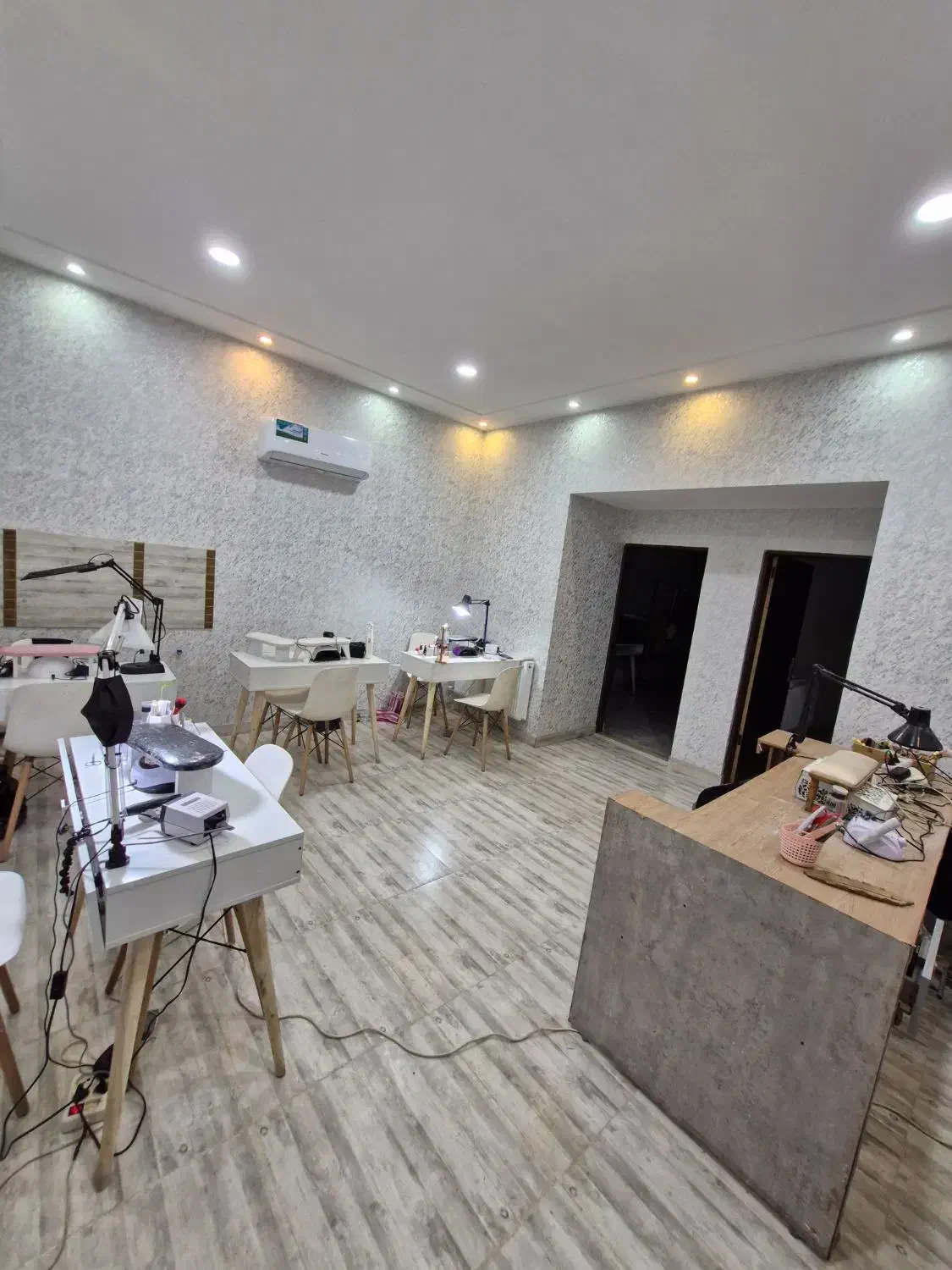 اجاره لاین در سالن زیبایی لوکس و تازه بازسازی شده|خدمات آرایشگری و زیبایی|مشهد, هفت تیر (آب و برق)|دیوار