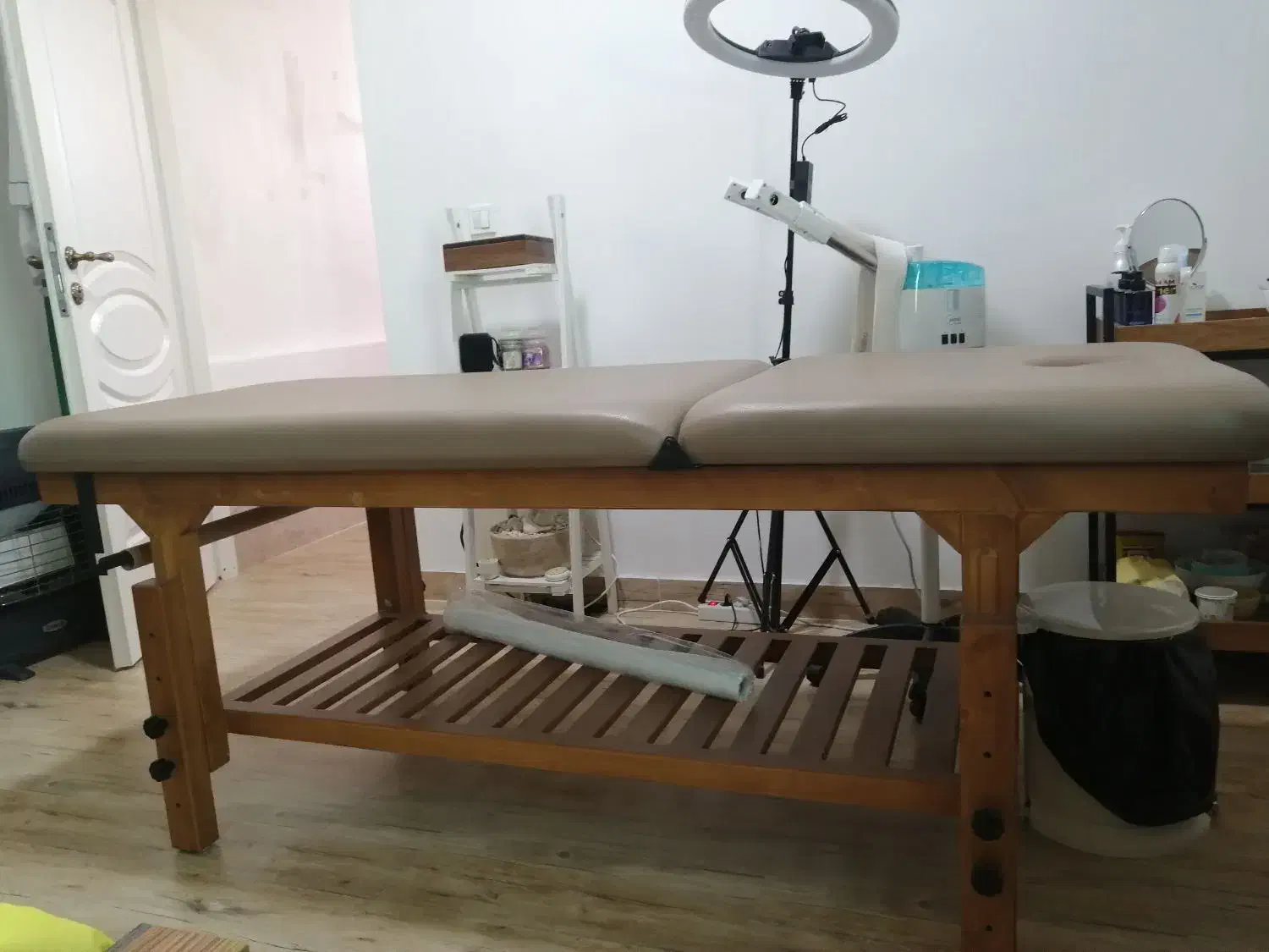 تخت ماساژ و فیشال با تشک تا شونده|آرایشگاه و سالن‌های زیبایی|شوش, |دیوار