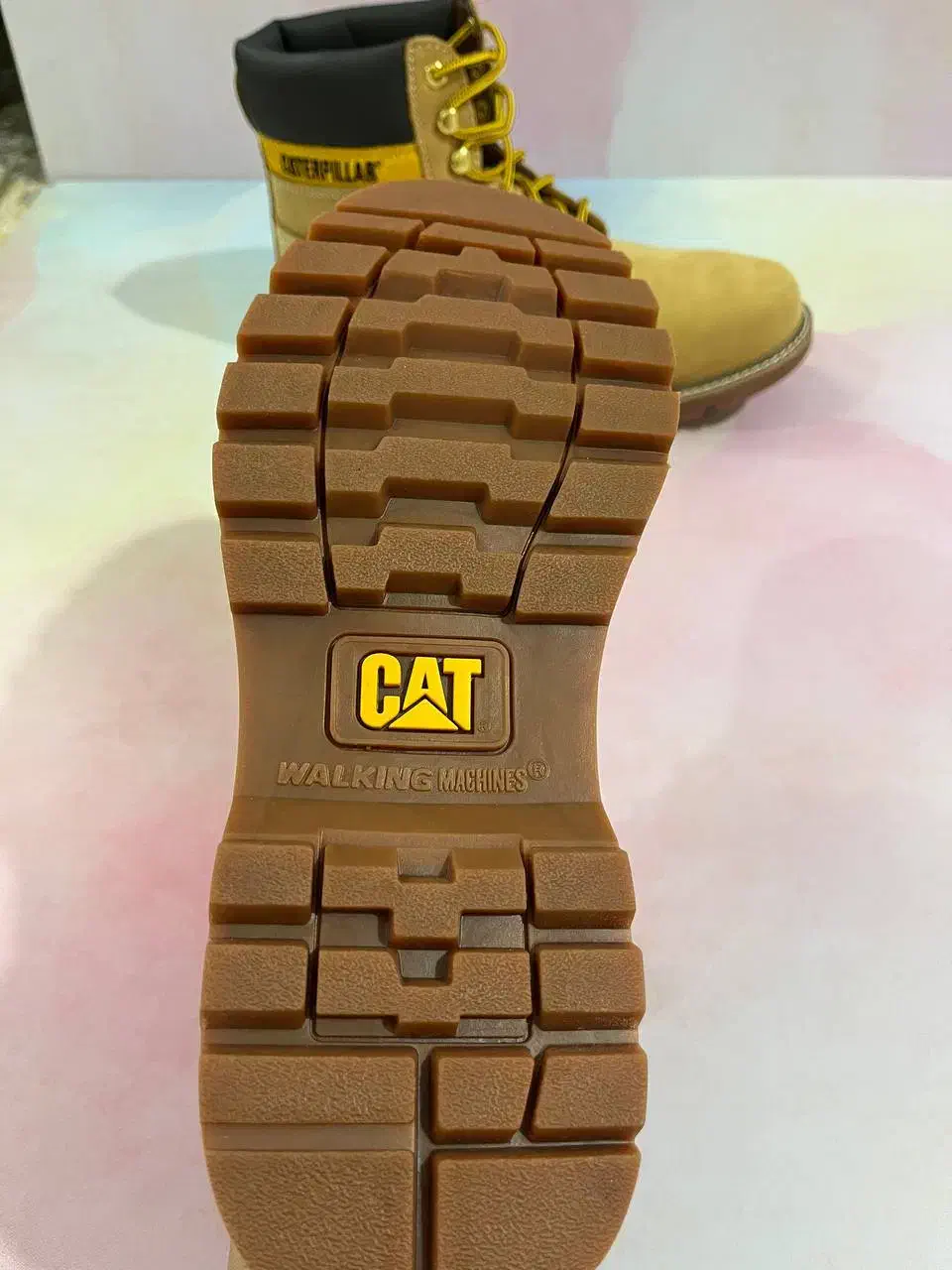 نیم بوت cat اصل،قیمت شو ببینی شوکه میشی|کیف، کفش، کمربند|قم, شاه سید علی|دیوار