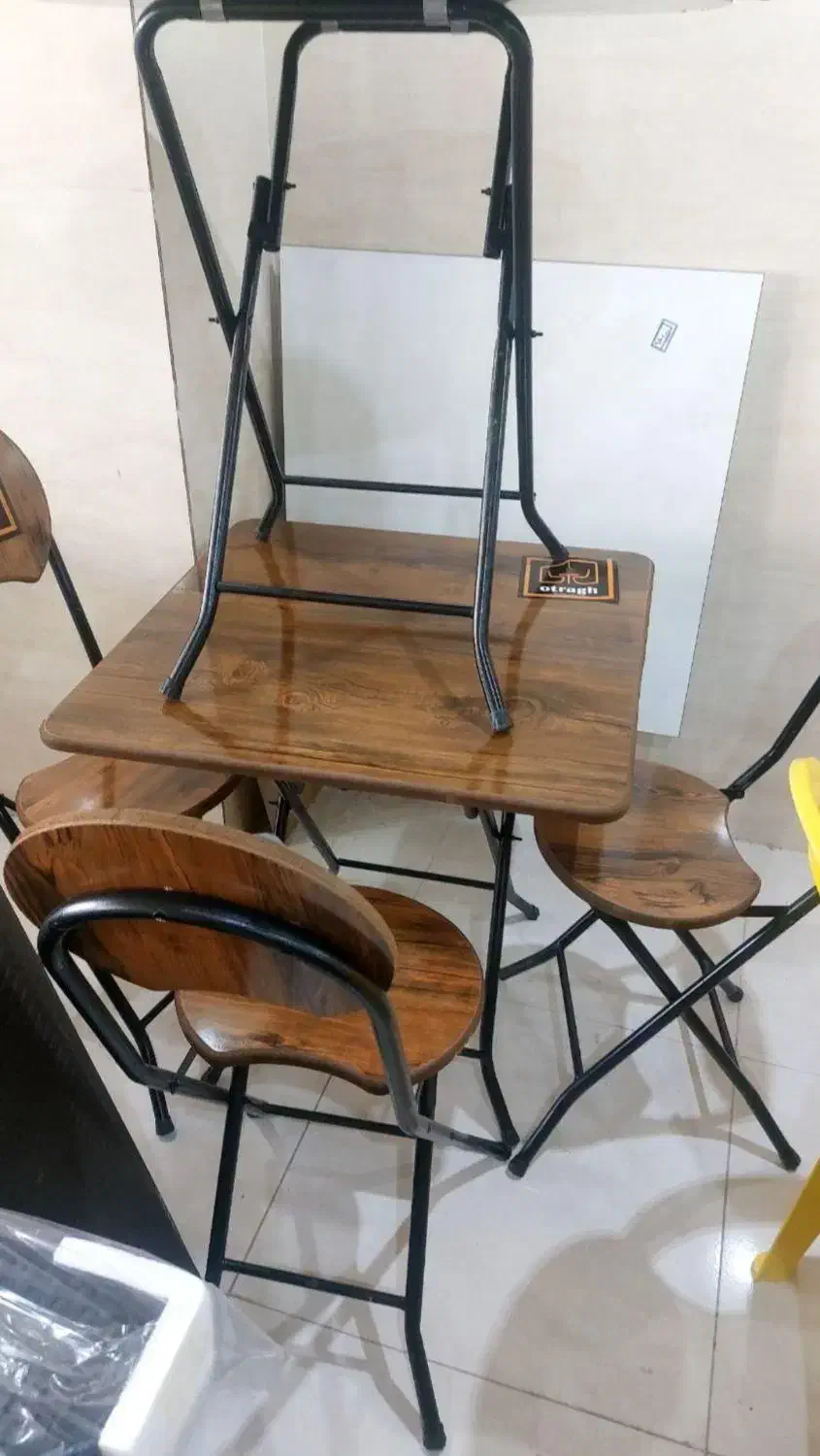 میز صندلی تاشو /۴نفره|میز و صندلی غذاخوری|تربت‌حیدریه, شهرک ولیعصر|دیوار