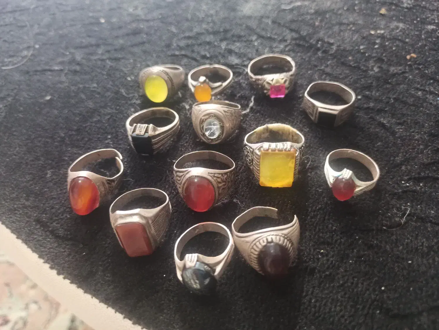 انگشتر نقره|کلکسیون اشیاء عتیقه|تربت‌حیدریه, قائم|دیوار