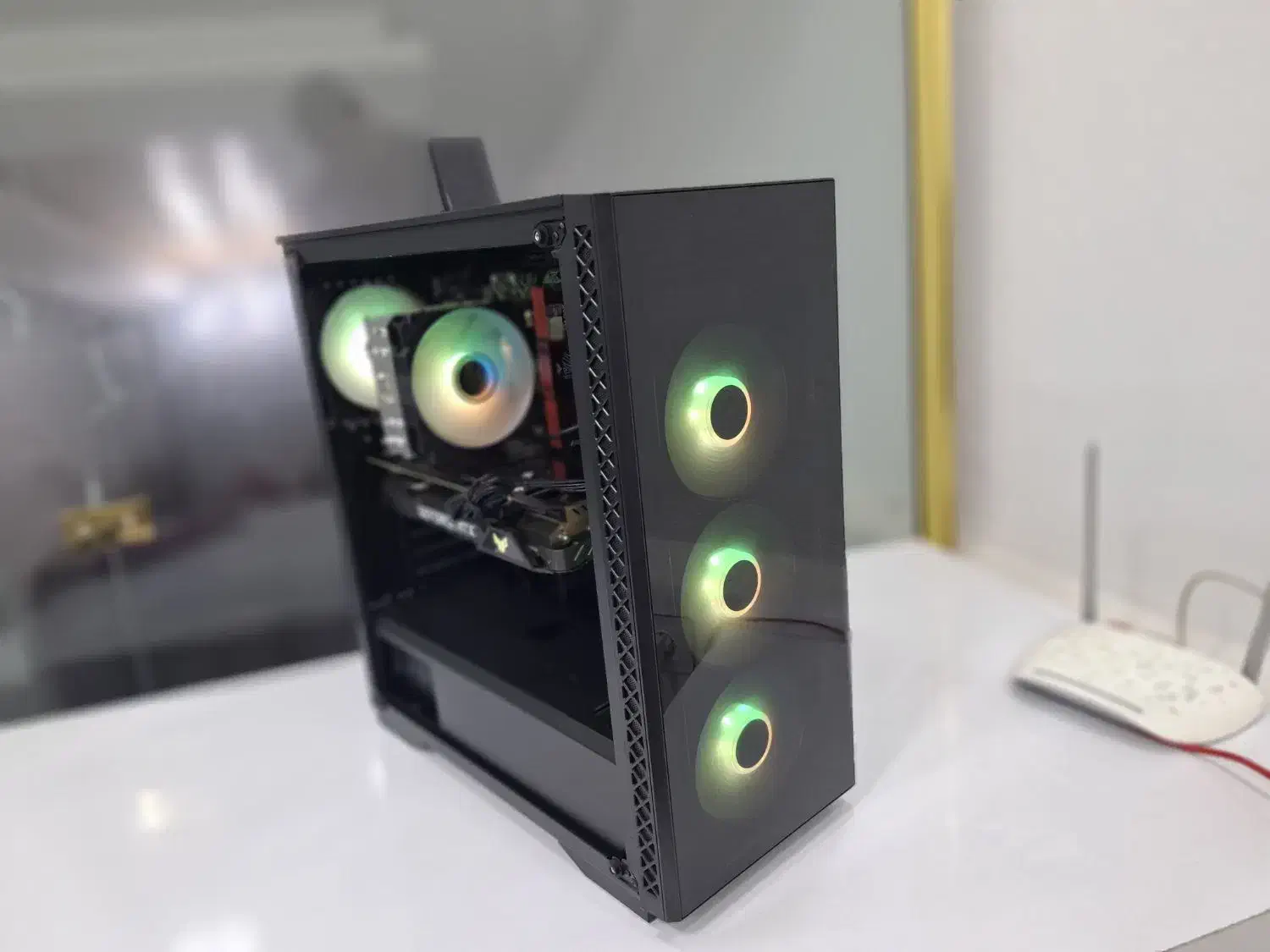 کیس گیمینگ نسل ۱۳ با گرافیک rtx 3070|رایانه رومیزی|چمستان, |دیوار