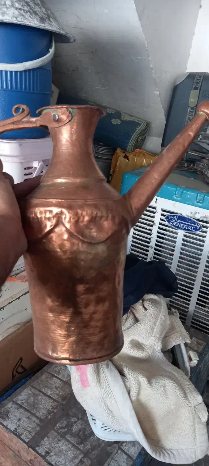 افتابه مسی قدیمی|کلکسیون اشیاء عتیقه|قم, نخودی|دیوار