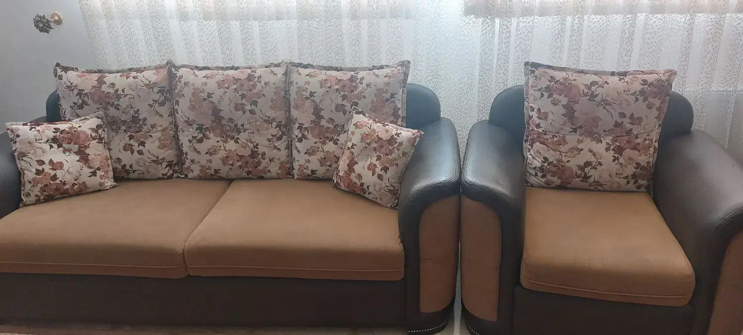 یک دست مبل هفت نفره و میزنهارخوری ۶ نفره|مبلمان خانگی و میز عسلی|شیراز, شهرک والفجر|دیوار