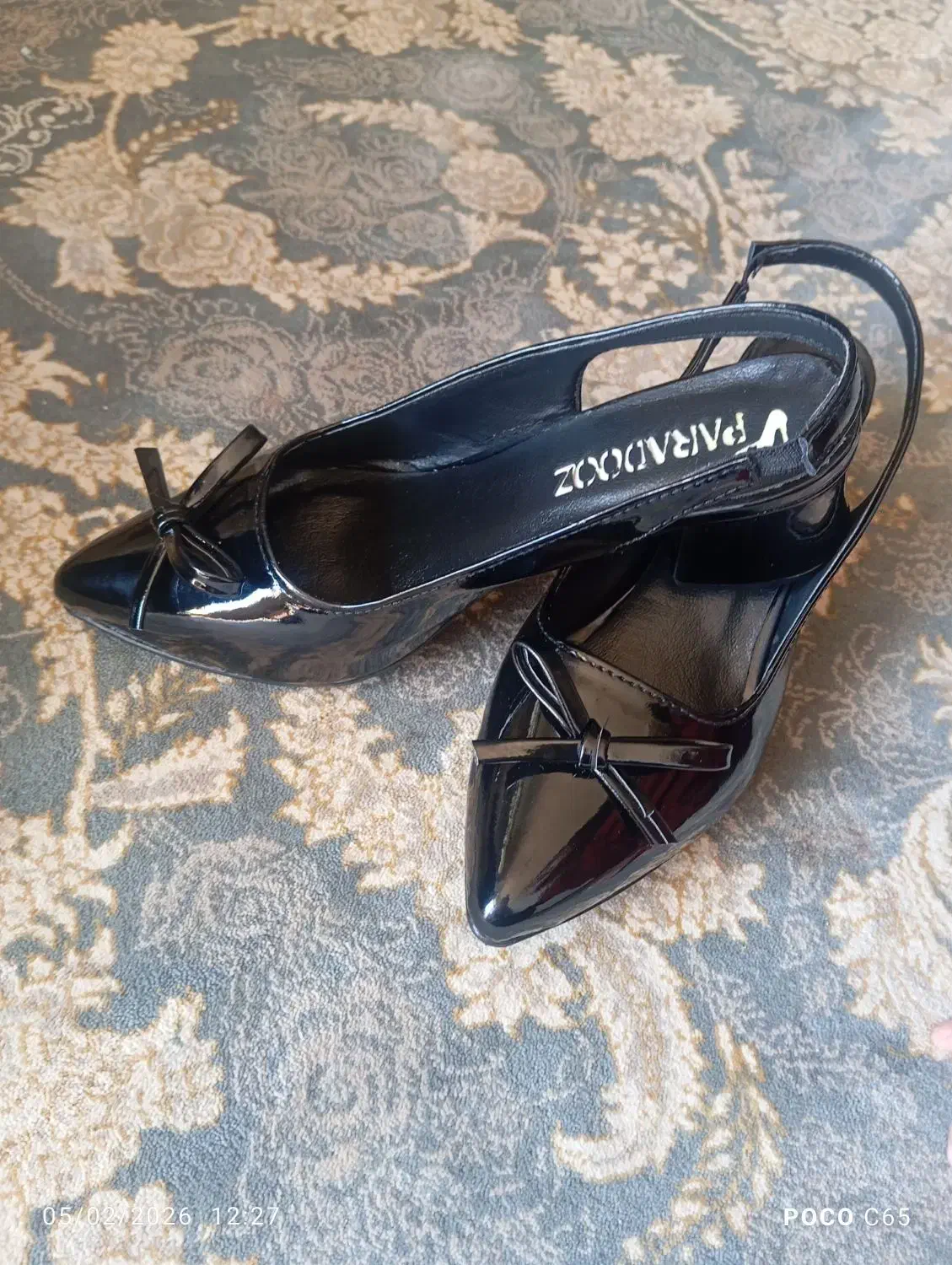 کفش|کیف، کفش، کمربند|مسجد سلیمان, |دیوار