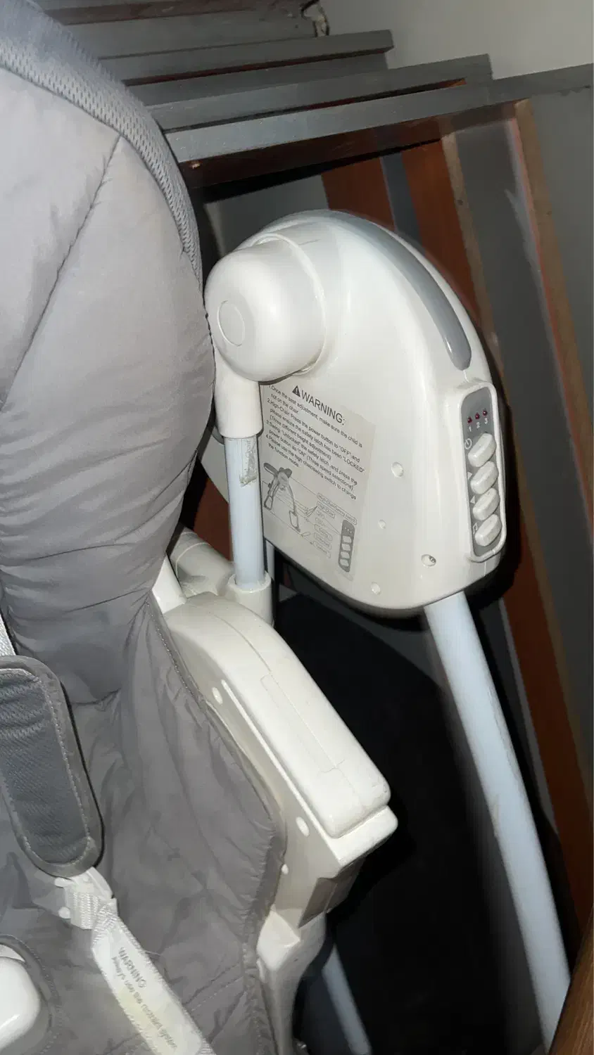 صندلی غذا موزیکال و تاب هم داره|تخت و صندلی بچه|تهران, زعفرانیه|دیوار