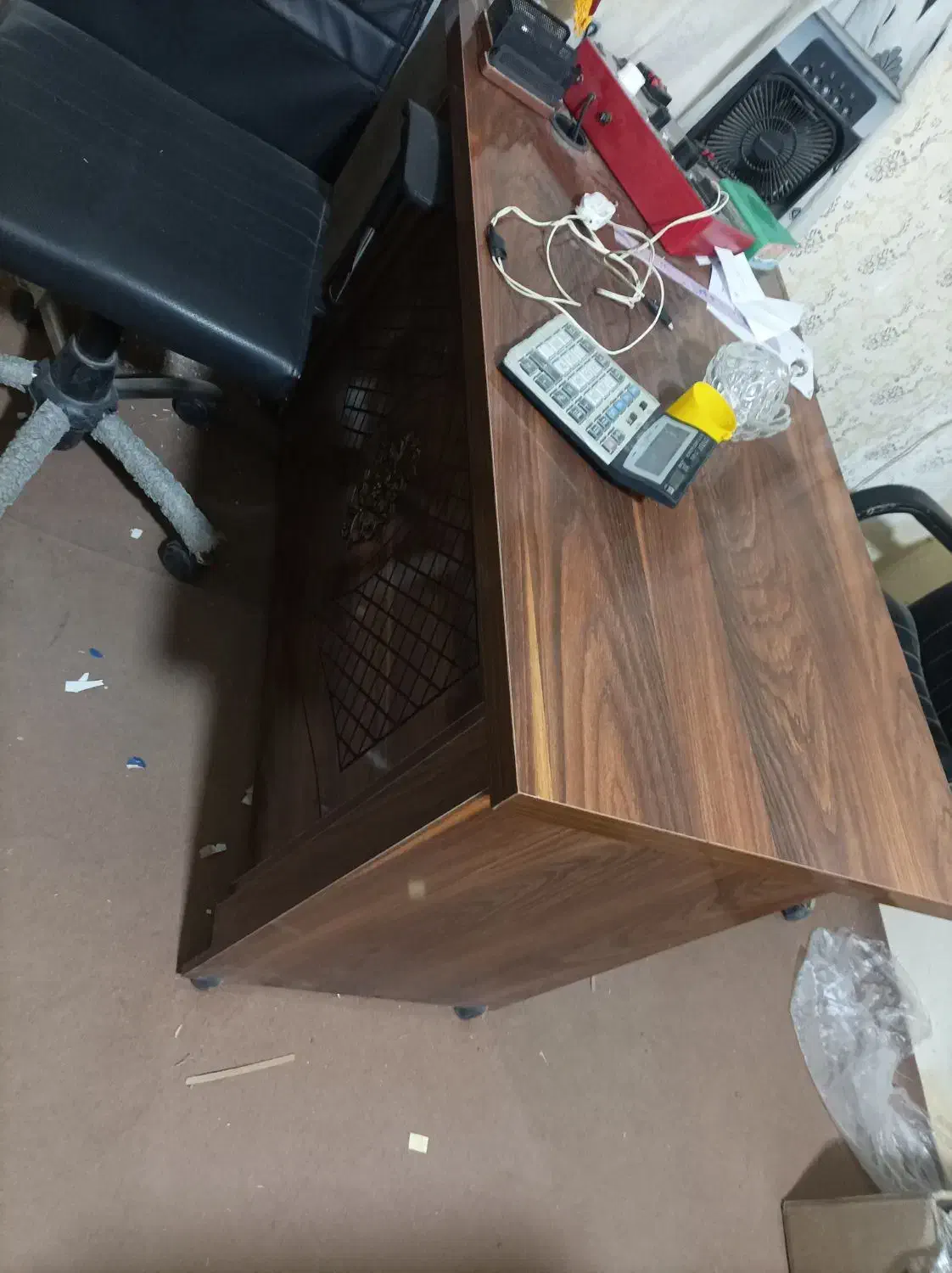 یک عدد میز مدیریت یک میز اداری چهار عدد صندلی|دفتر کار|نیشابور, شهید جعفری|دیوار