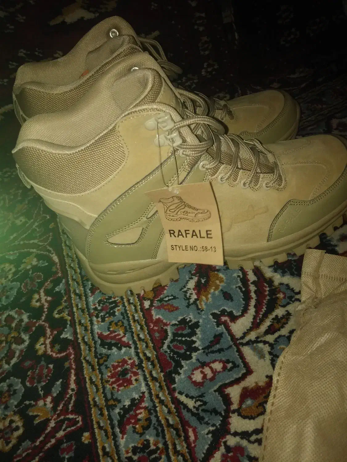 پوتین رافائل اورجینال امریکایی اصل|کیف، کفش، کمربند|همدان, |دیوار