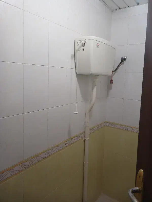 ۲عد روشوی دست دوم‌تمیز فلاش تانک توالت فرنگی|لوازم سرویس بهداشتی|اصفهان, بیدآباد|دیوار