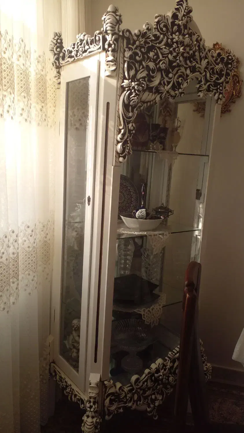 بوف نو به علت کمبود جا به فروش میرسد|بوفه، ویترین، کنسول|تبریز, |دیوار