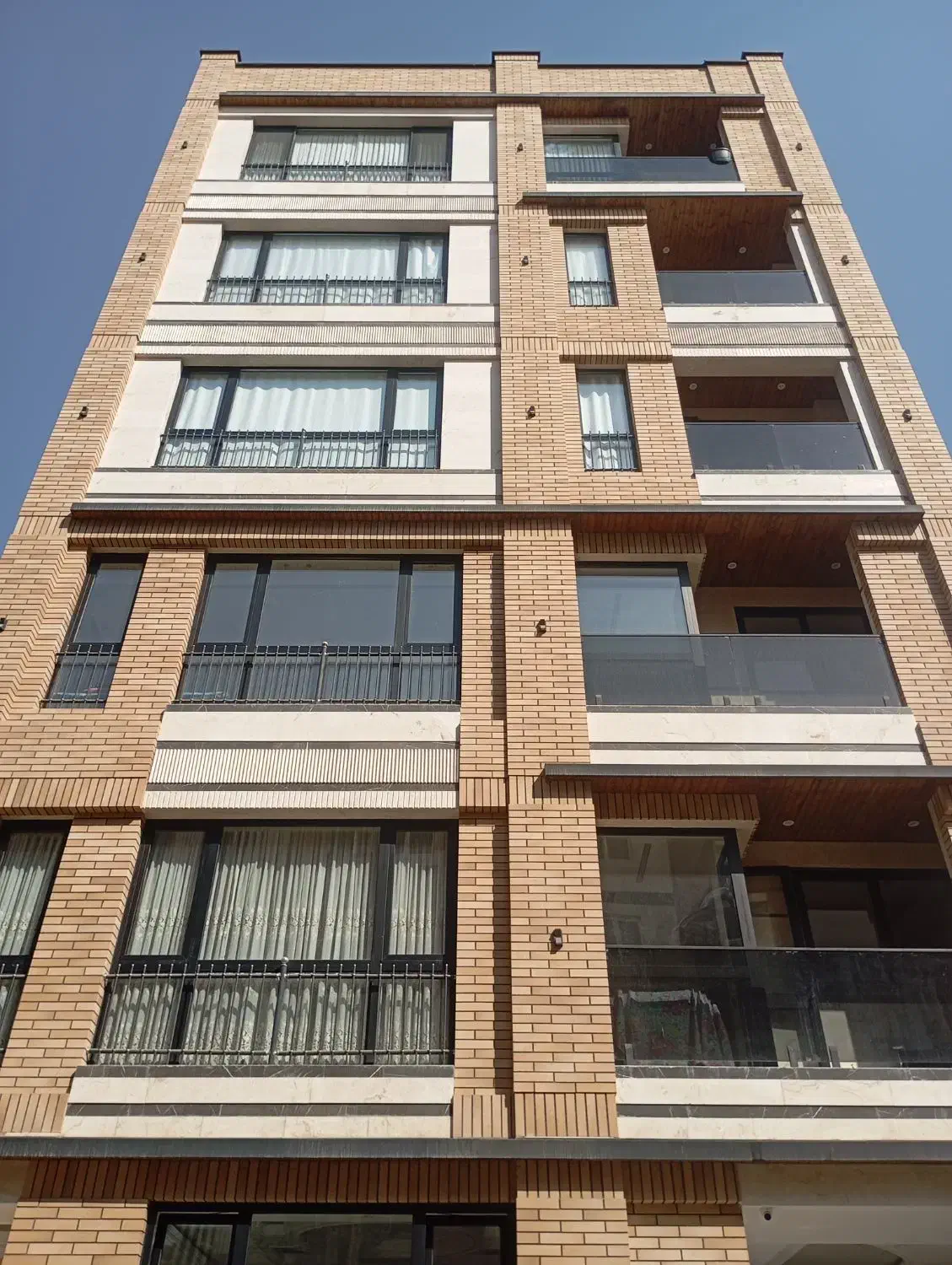 اجرای انواع پنجره های آلمینیومی و هندریل شیشه ای|خدمات پیشه و مهارت|تهران, شهید اسدی|دیوار