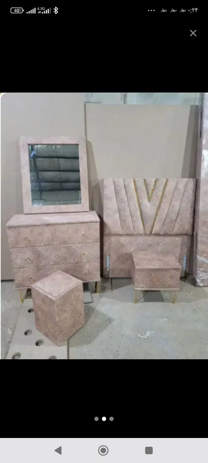 میز آرایش وپاتختی وصندلی وتخت تک نفره /*پارچه ای|تخت و سرویس خواب|ارومیه, |دیوار