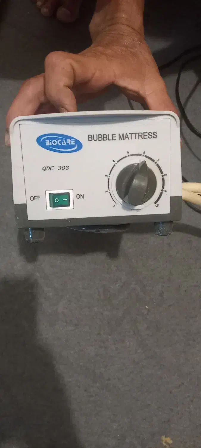 پمپ تشک بادی. بیوکر|تشک تختخواب|یزد, |دیوار