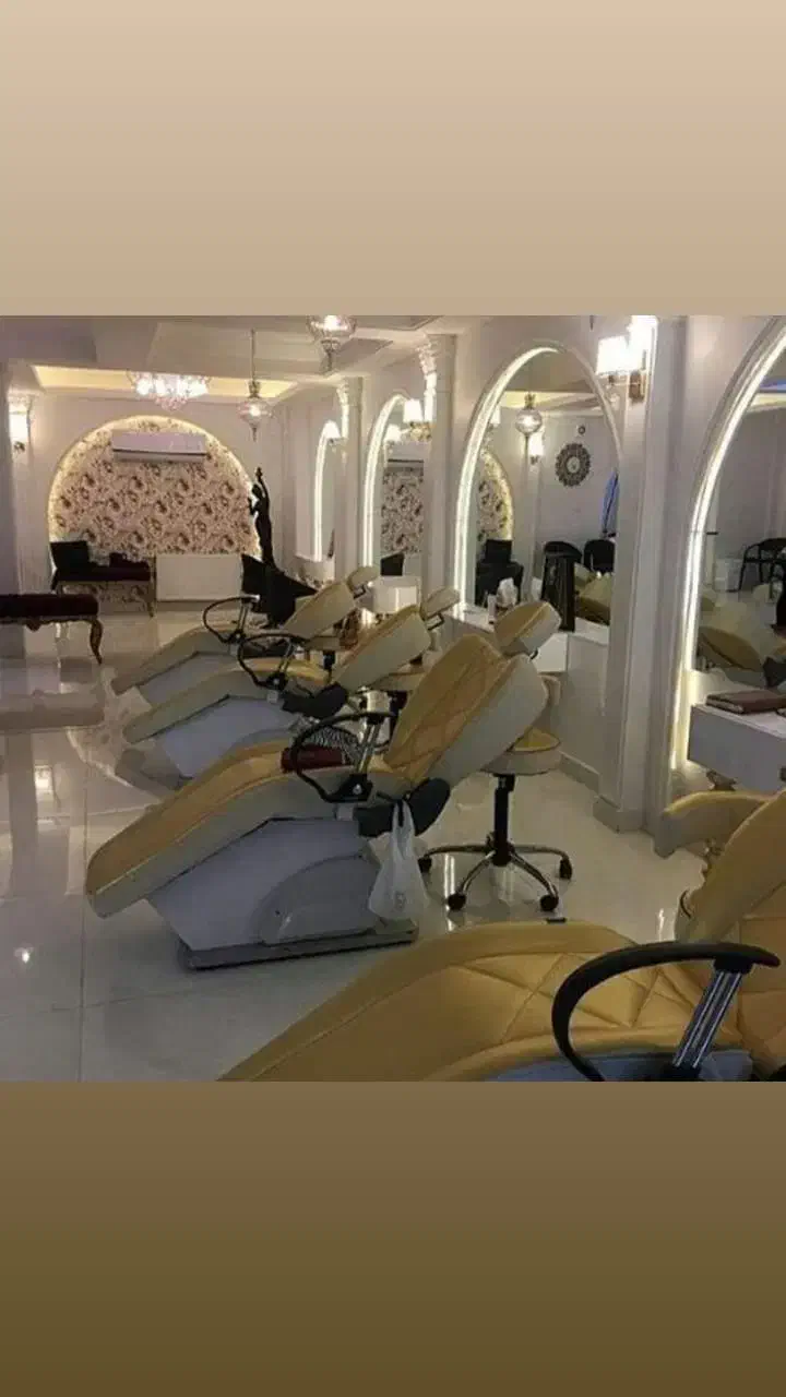 تجهیزات آرایشگاهی|آرایشگاه و سالن‌های زیبایی|تبریز, |دیوار