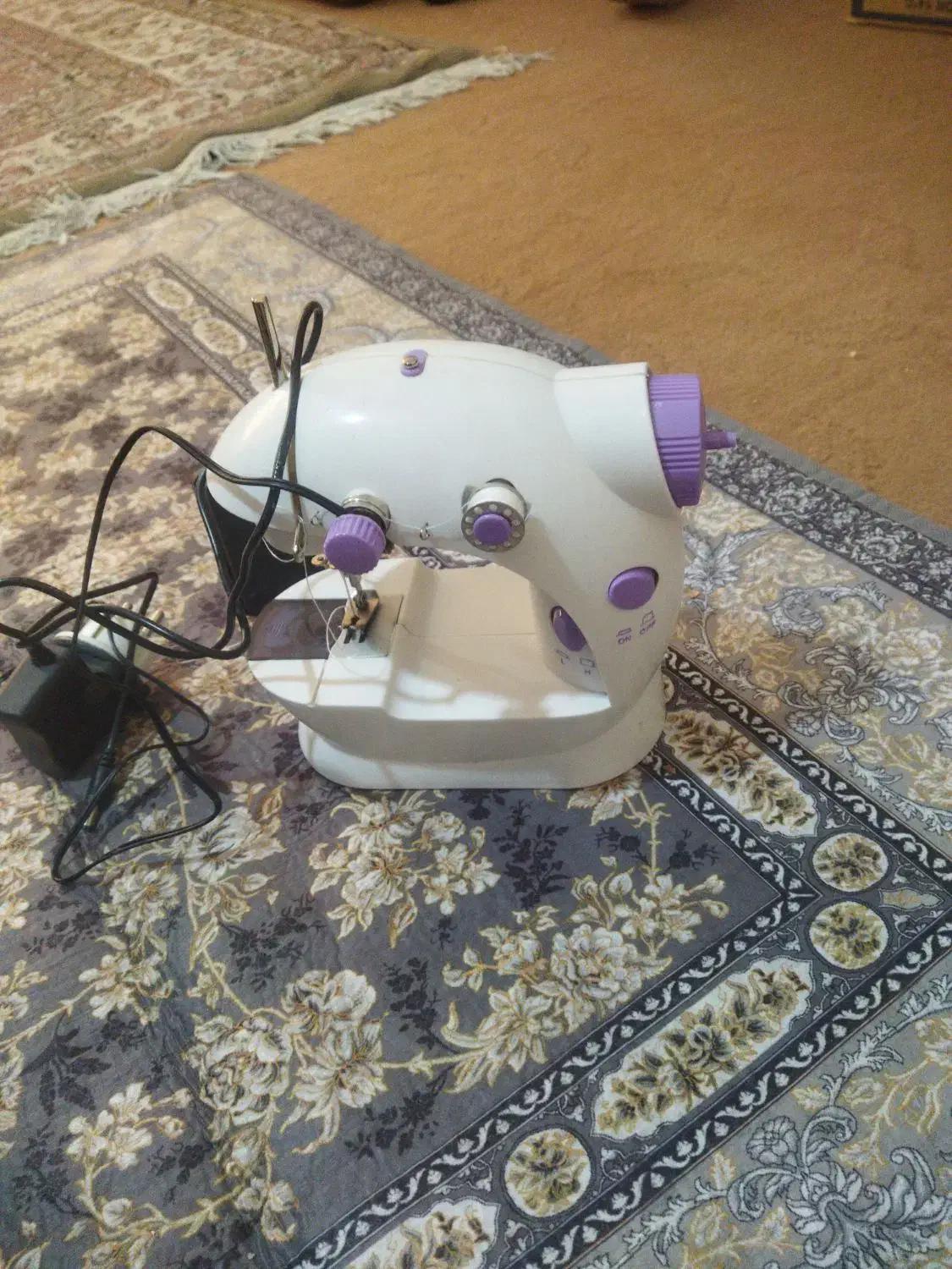 چرخ خیاطی|چرخ خیاطی و ریسندگی|صدرا-فارس, فاز ۲|دیوار