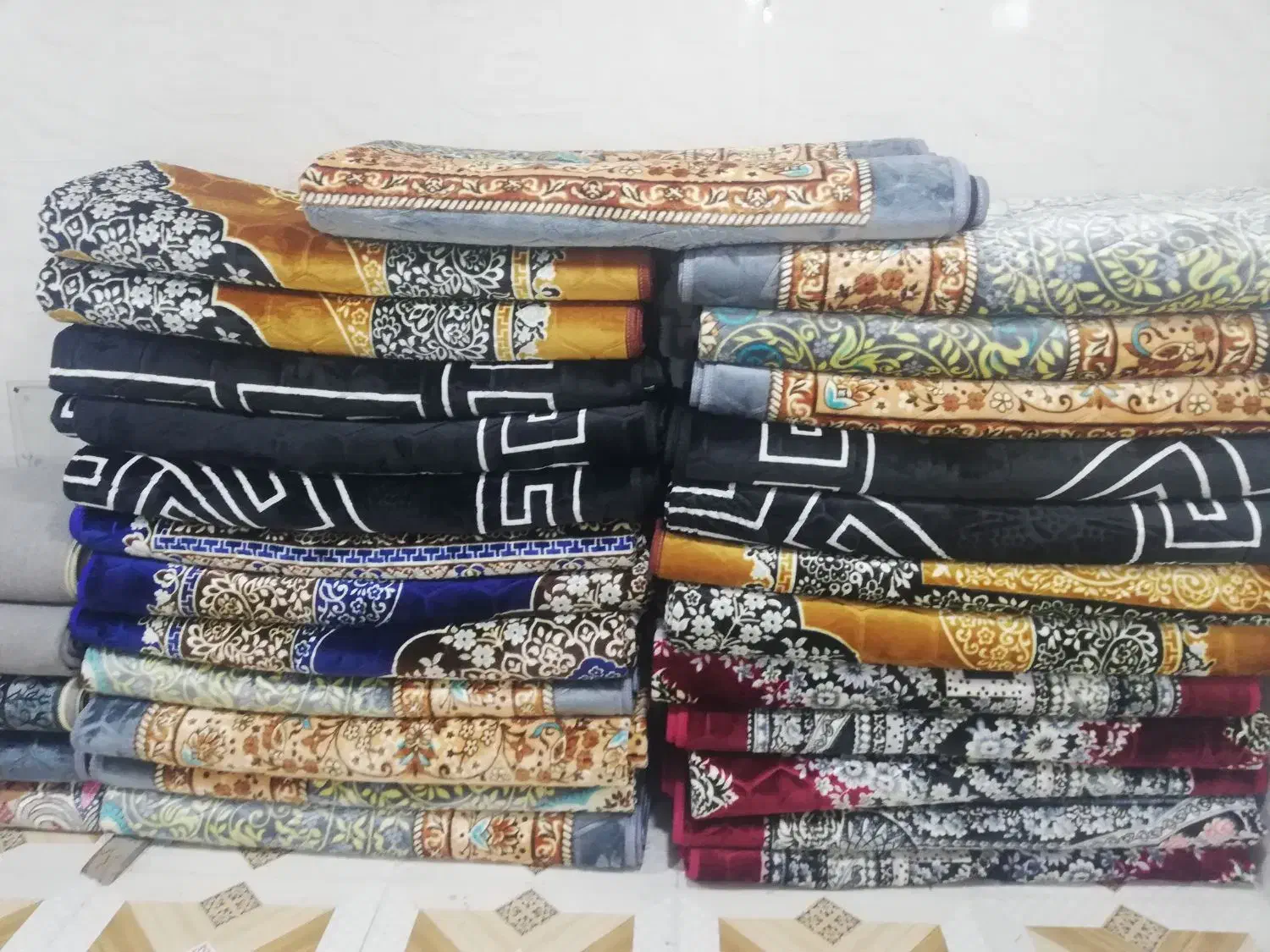 پتو فقط عمده|رختخواب، بالش، پتو|اهواز, نادری|دیوار