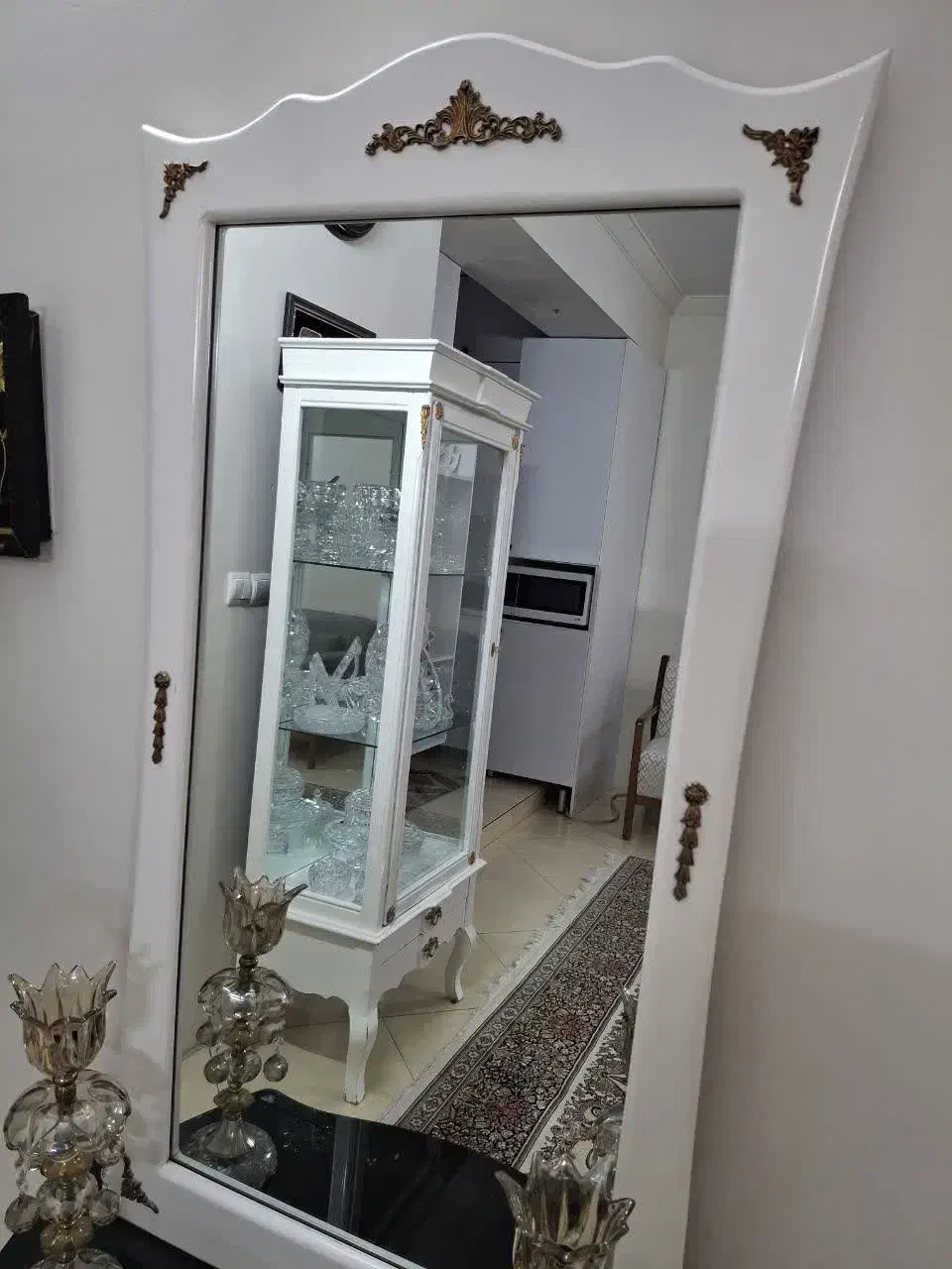 آیینه و میز و شمعدون.|مبلمان خانگی و میز عسلی|مشهد, فدک|دیوار