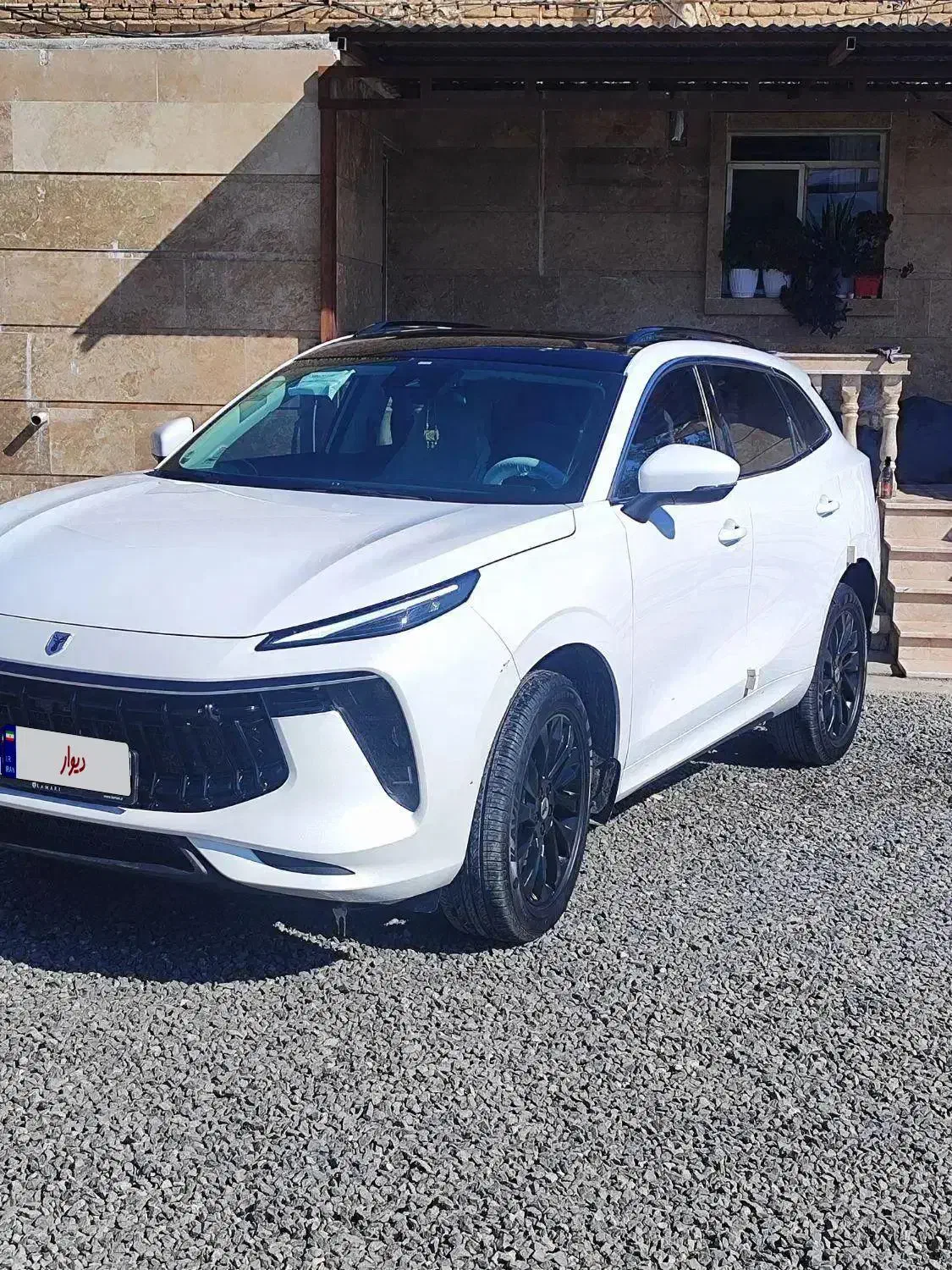 لاماری ایما|خودرو سواری و وانت|صحنه, |دیوار